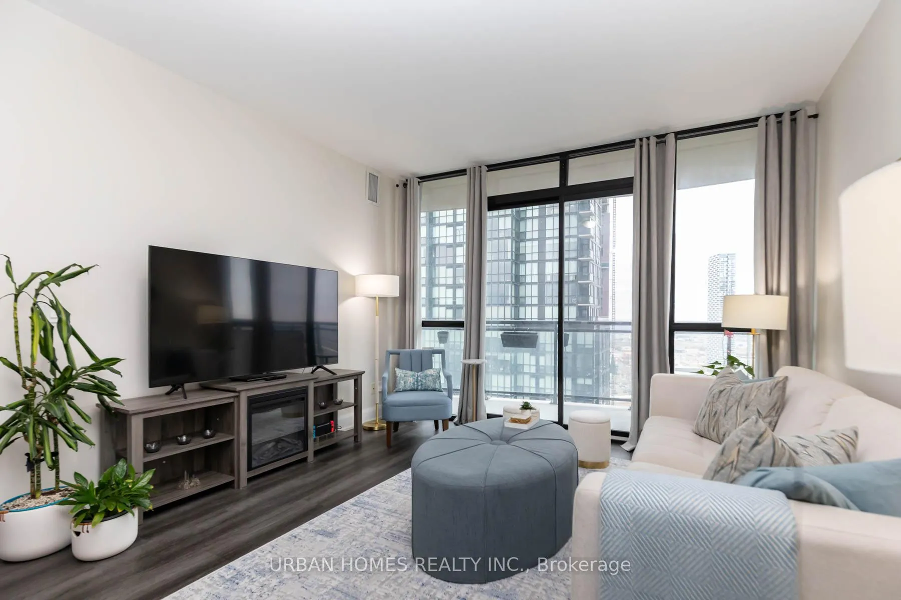 Photo 5 of Unit 2605, 2900 Highway 7 Road, Vaughan, Concord — HOMEH