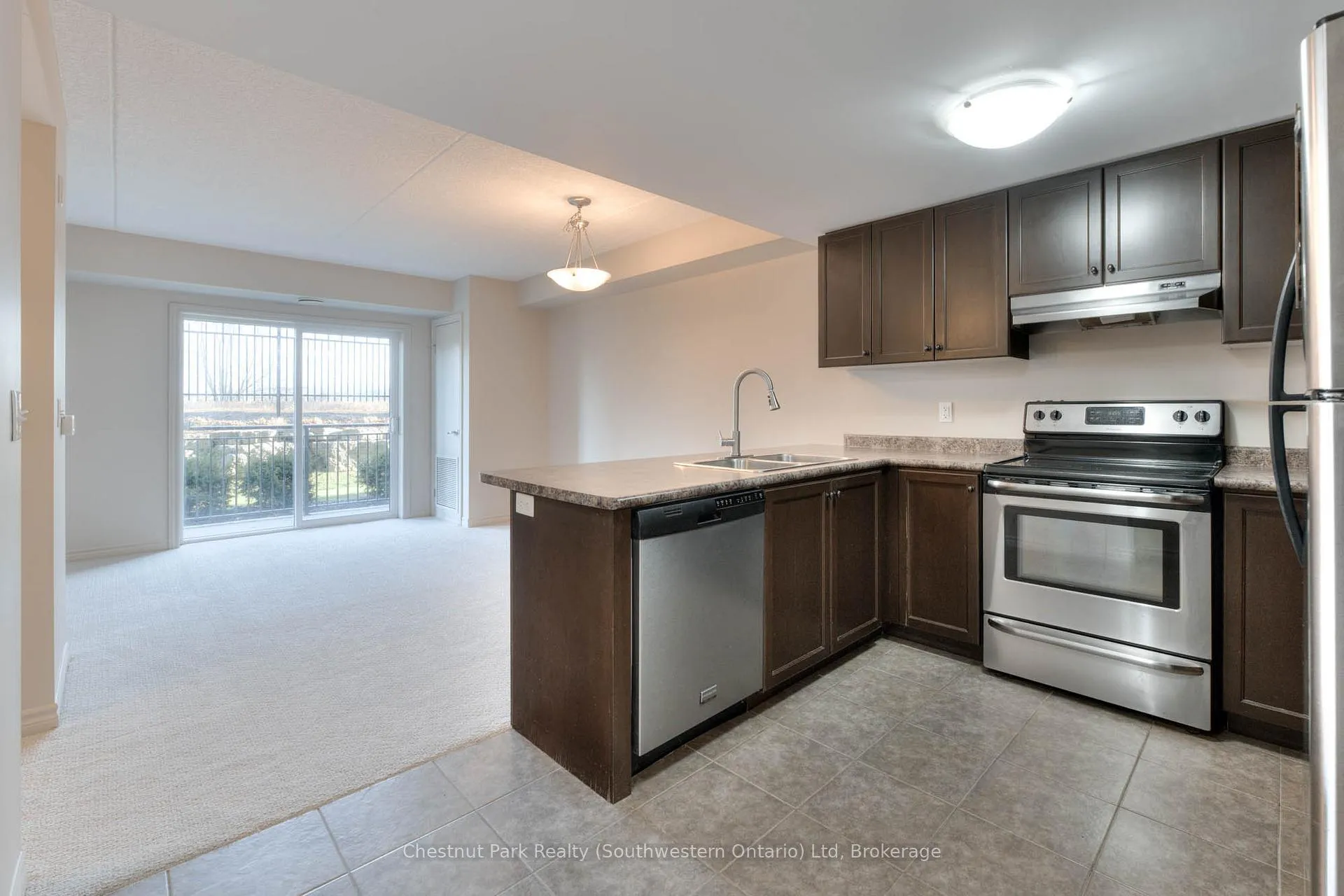 Photo 5 of Unit 103, 19 Waterford Drive, Guelph, Pineridge/Westminster Woods — HOMEH