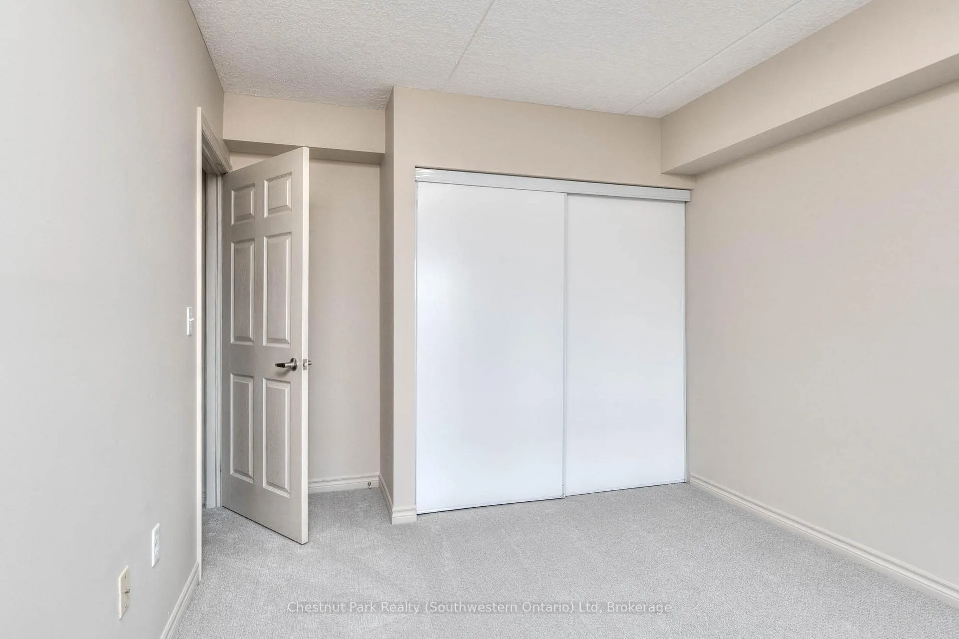 Photo 16 of Unit 103, 19 Waterford Drive, Guelph, Pineridge/Westminster Woods — HOMEH