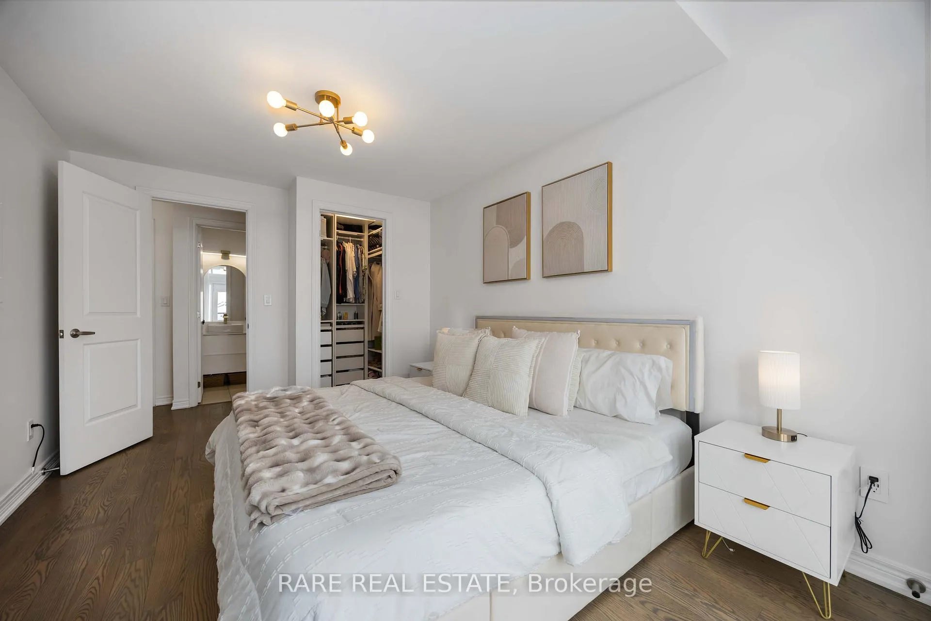 Photo 4 of Unit 8, 105 Kayla Crescent, Vaughan, Maple — HOMEH