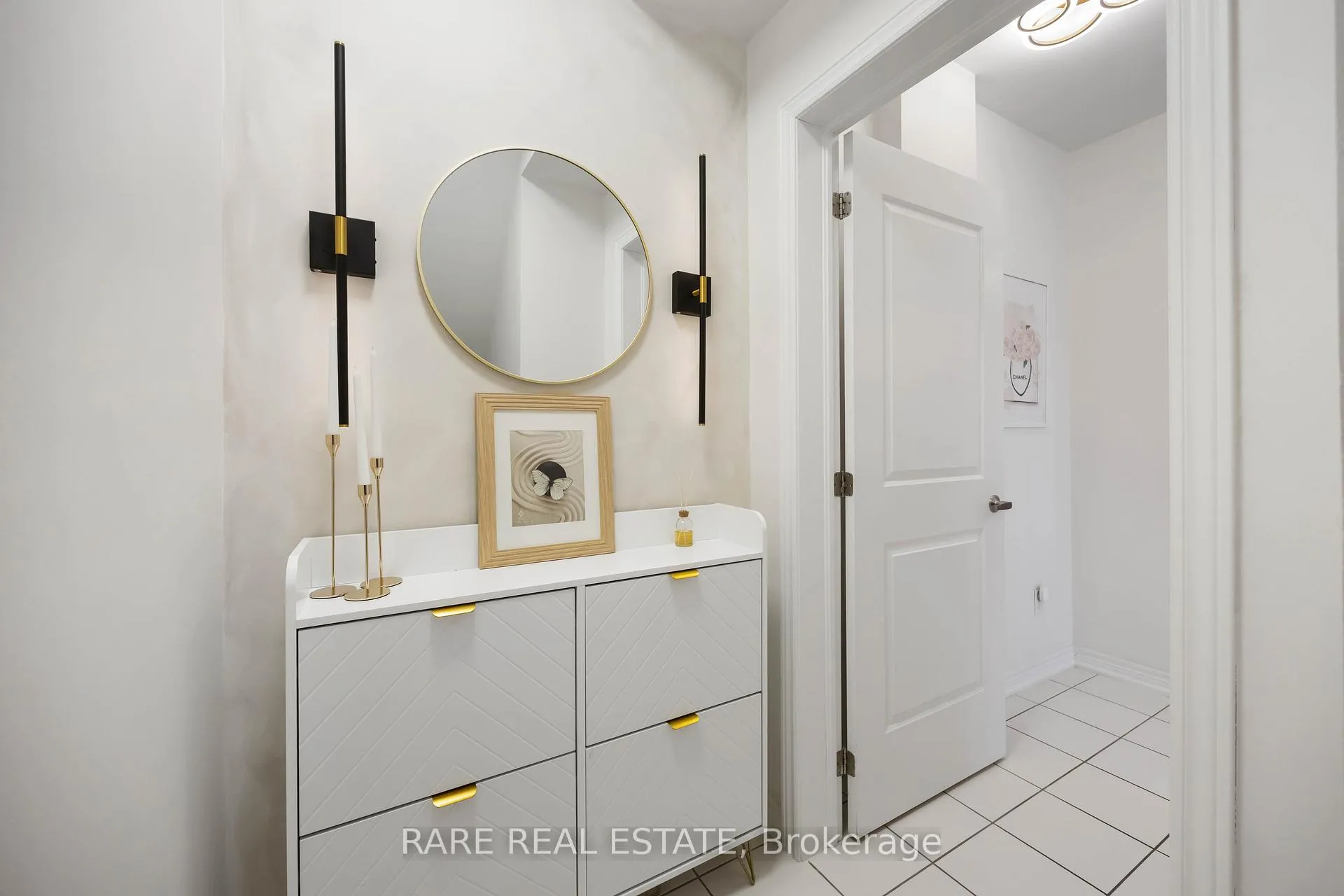 Photo 5 of Unit 8, 105 Kayla Crescent, Vaughan, Maple — HOMEH