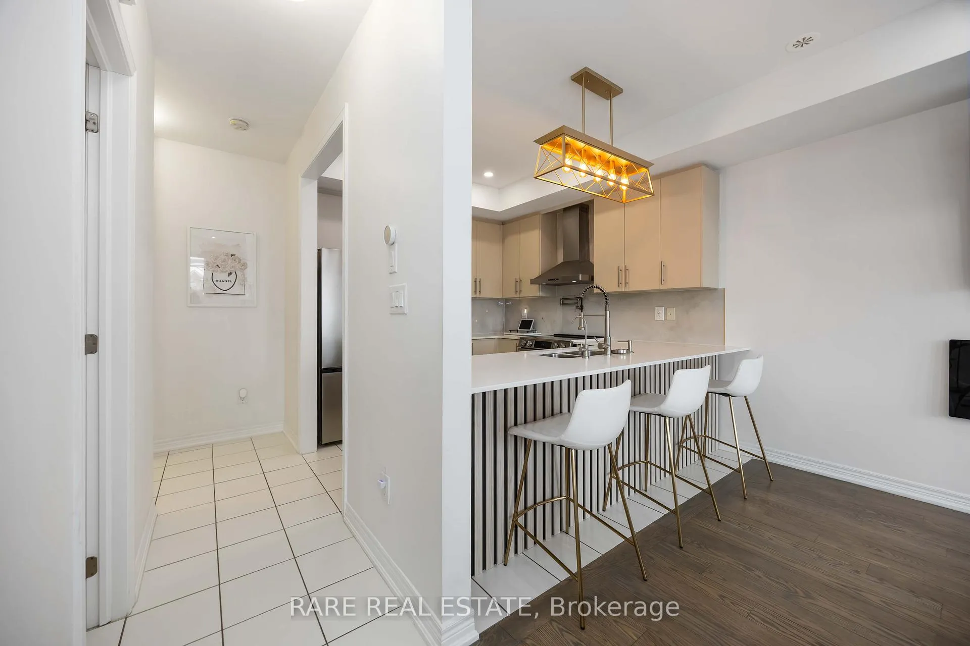 Photo 11 of Unit 8, 105 Kayla Crescent, Vaughan, Maple — HOMEH