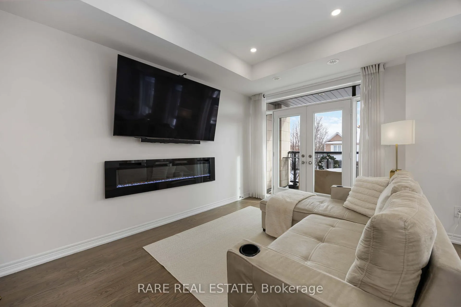 Photo 13 of Unit 8, 105 Kayla Crescent, Vaughan, Maple — HOMEH