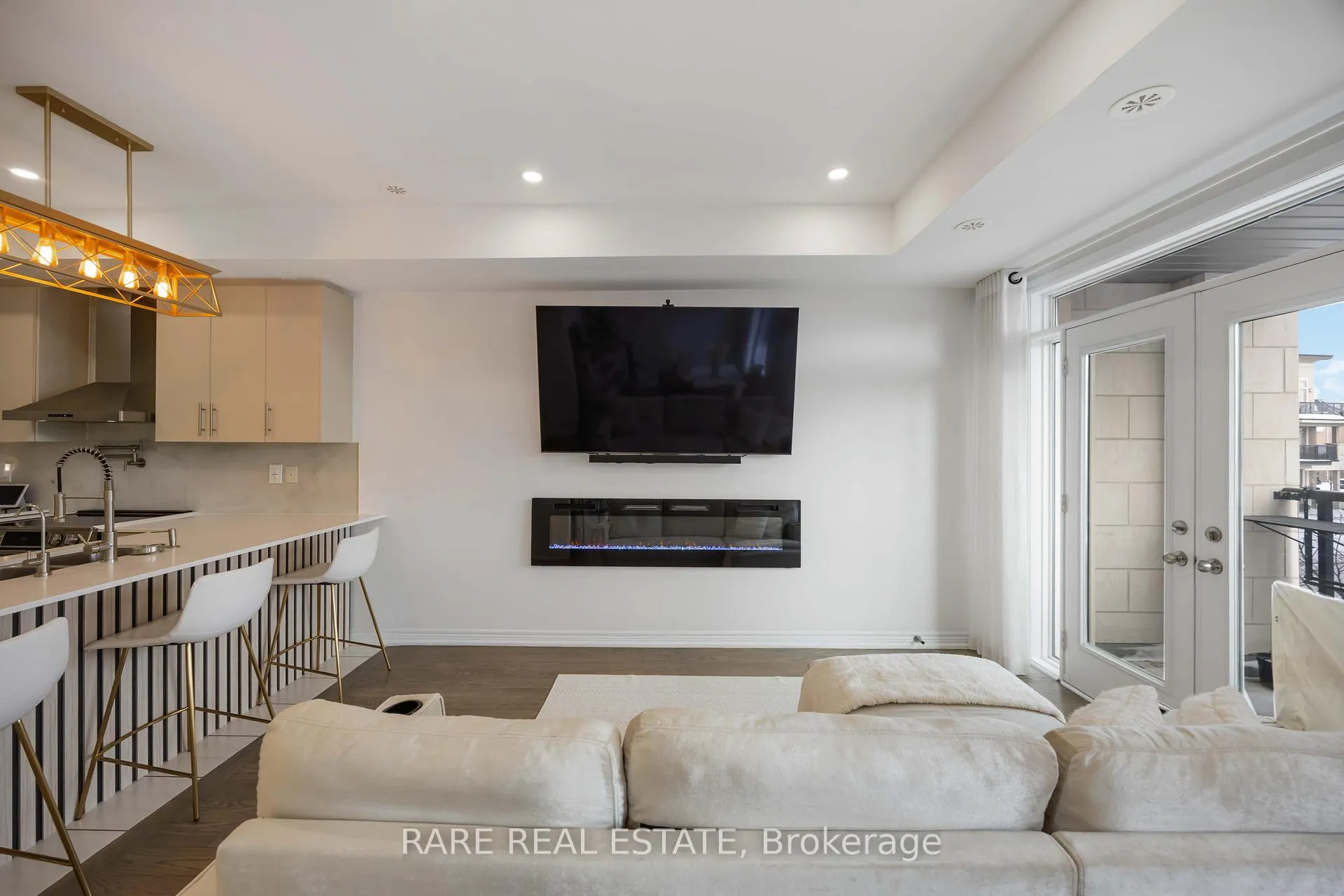 Photo 15 of Unit 8, 105 Kayla Crescent, Vaughan, Maple — HOMEH