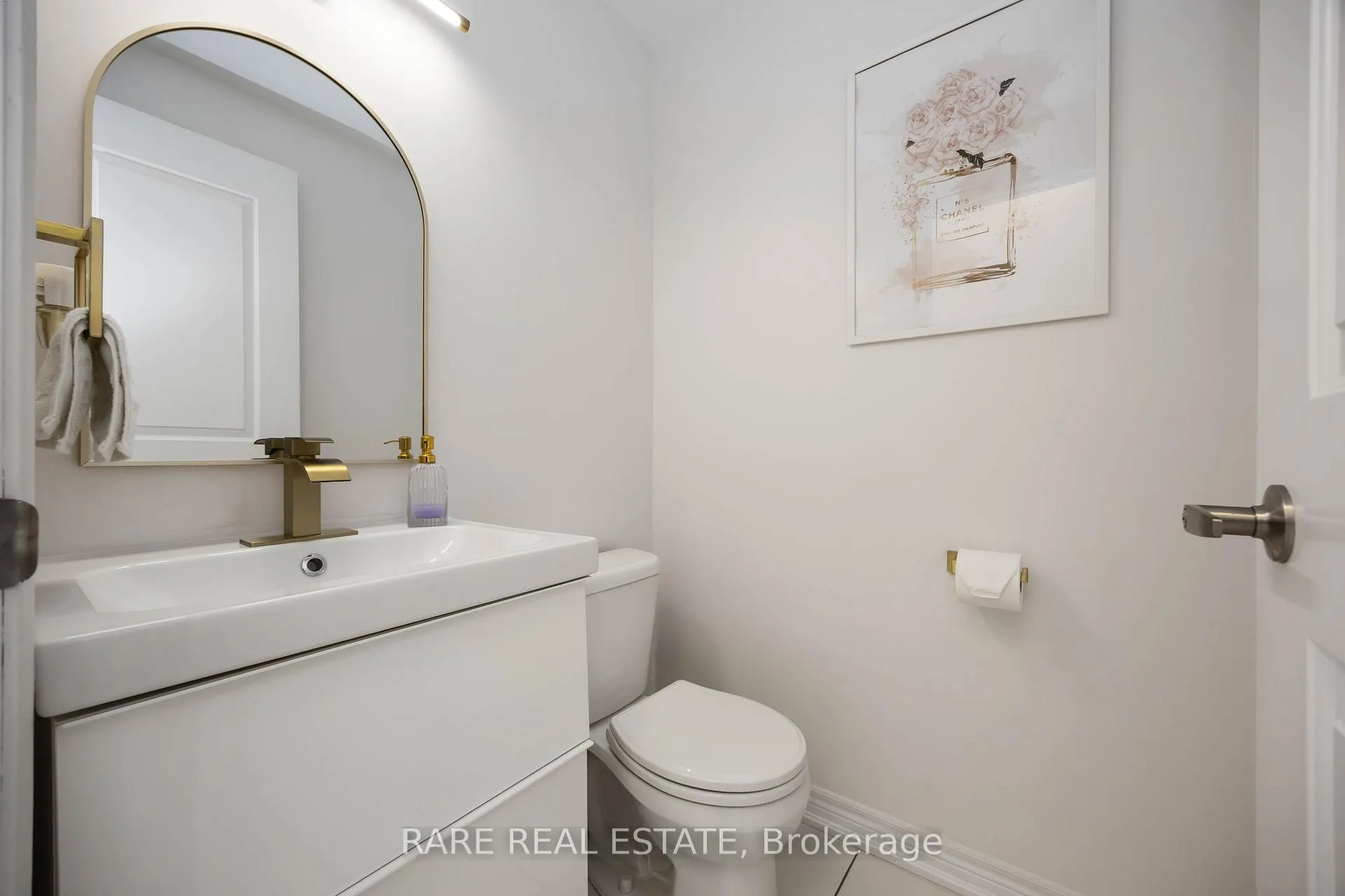 Photo 19 of Unit 8, 105 Kayla Crescent, Vaughan, Maple — HOMEH