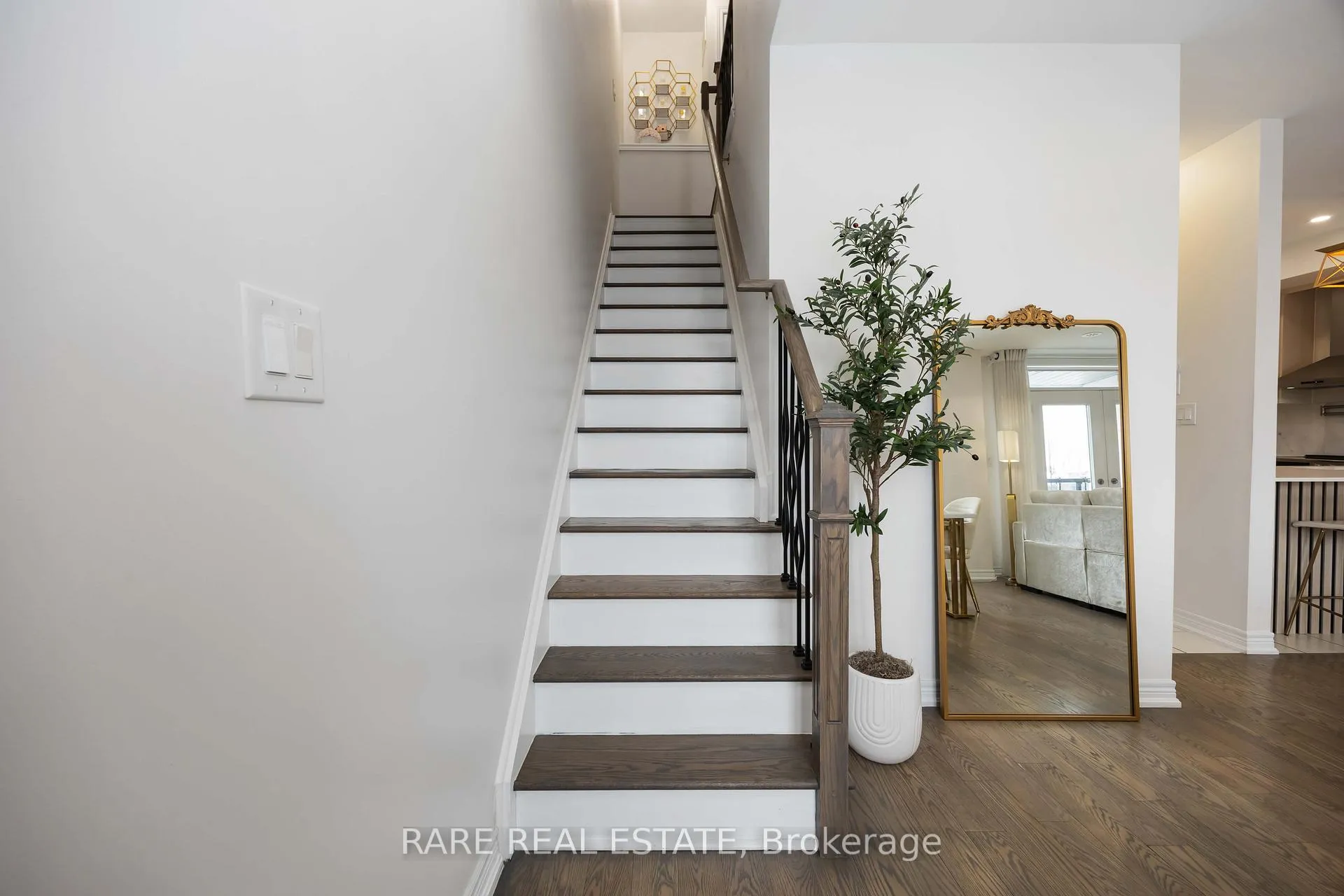 Photo 20 of Unit 8, 105 Kayla Crescent, Vaughan, Maple — HOMEH