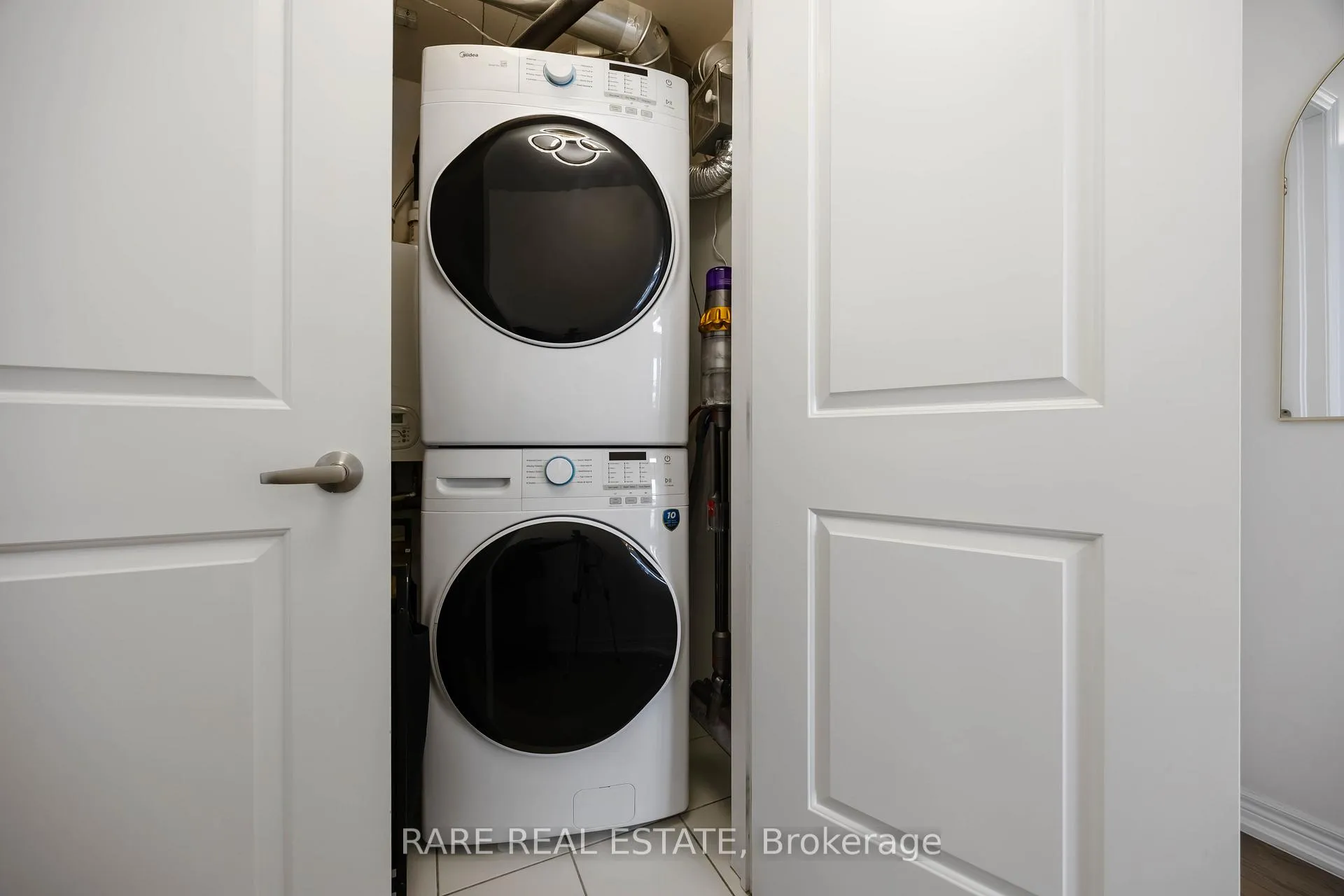 Photo 31 of Unit 8, 105 Kayla Crescent, Vaughan, Maple — HOMEH
