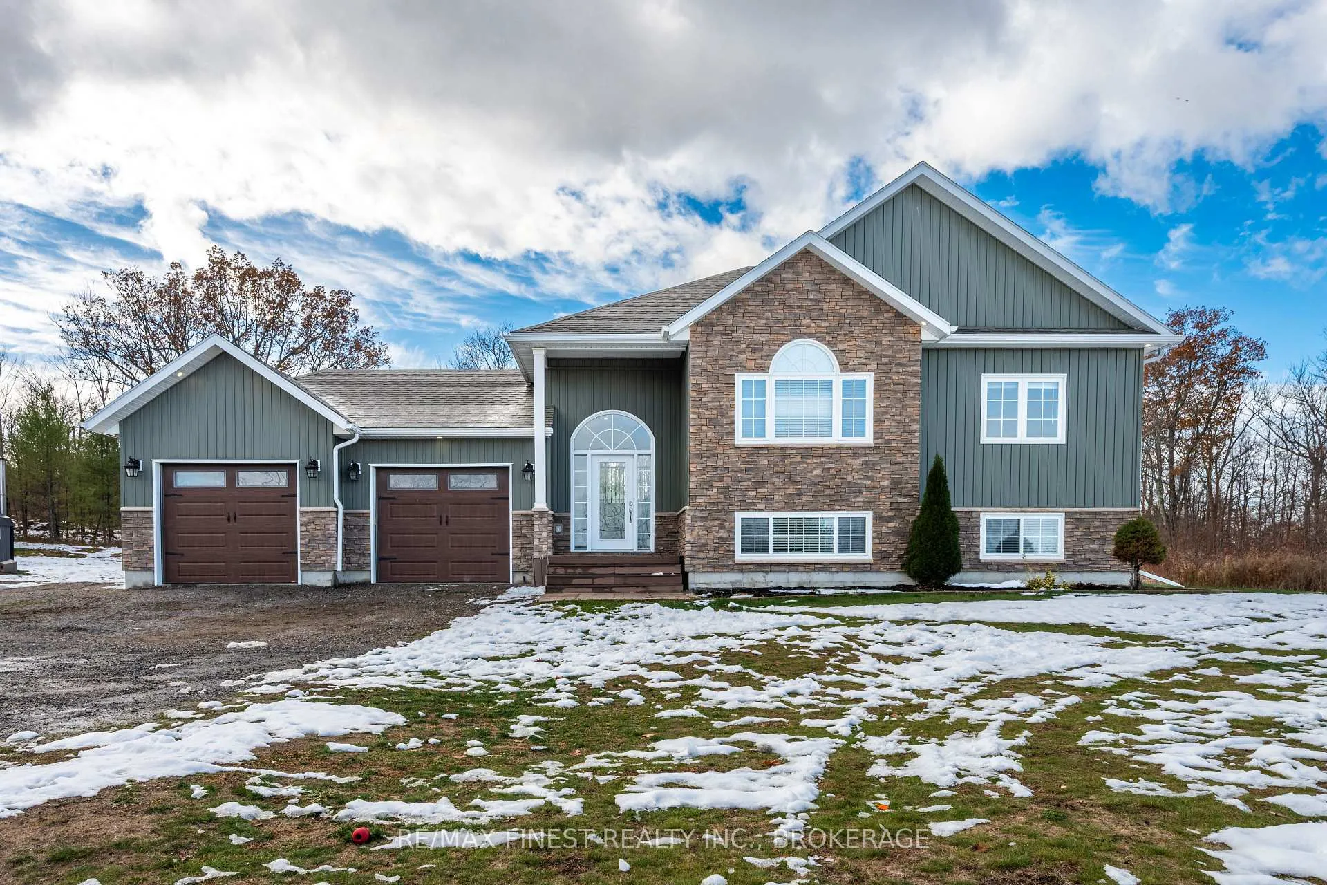 Front of 1557 Long Lake Road