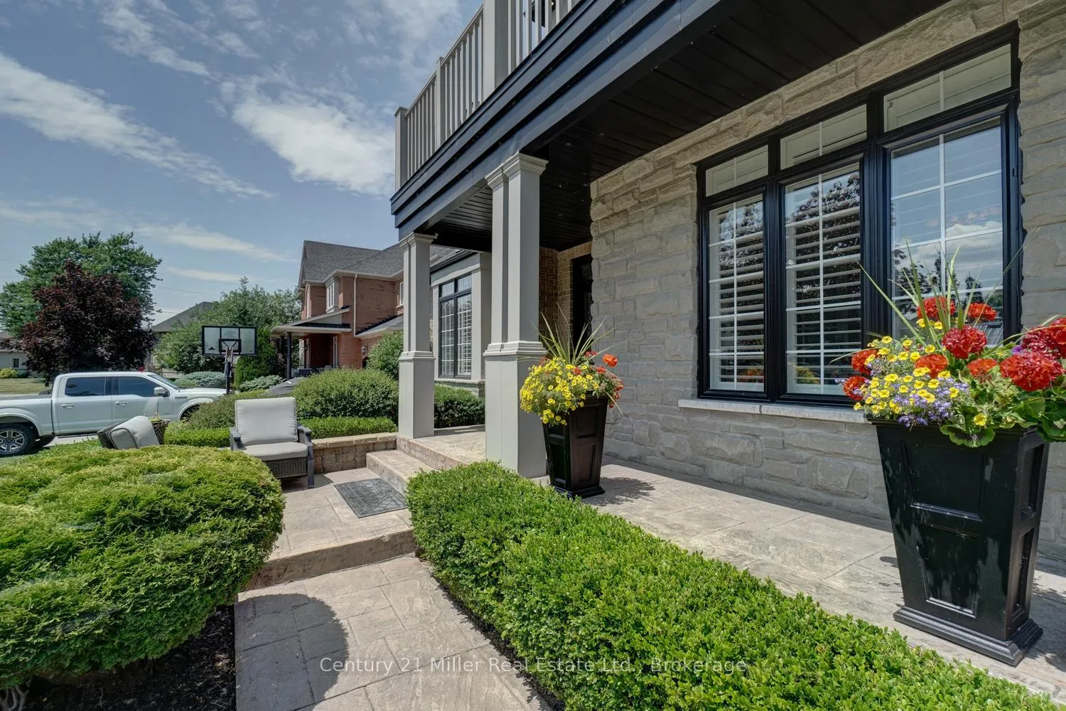 Photo 3 of 8 Watercliff Place, Hamilton, Winona Park — HOMEH
