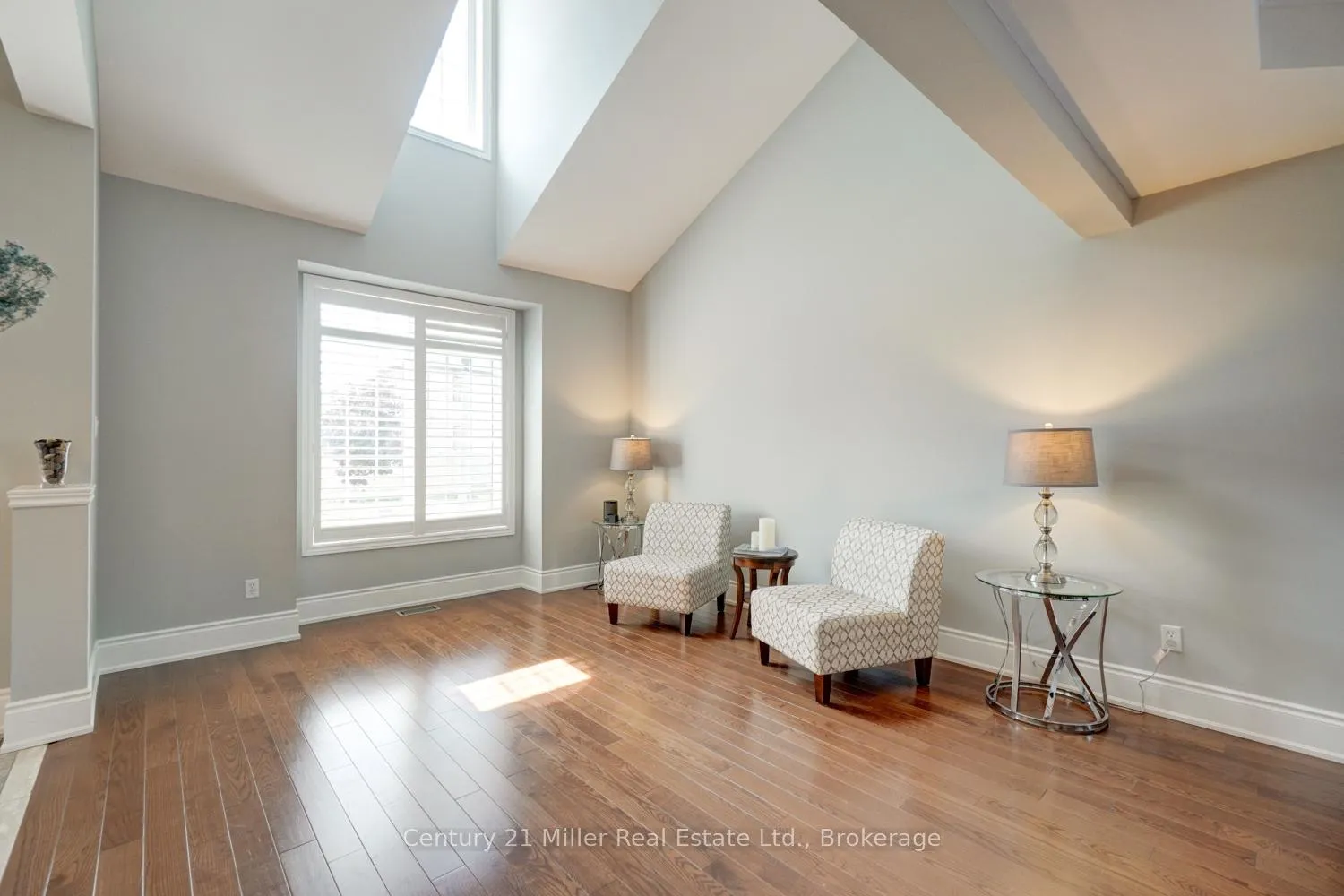 Photo 8 of 8 Watercliff Place, Hamilton, Winona Park — HOMEH