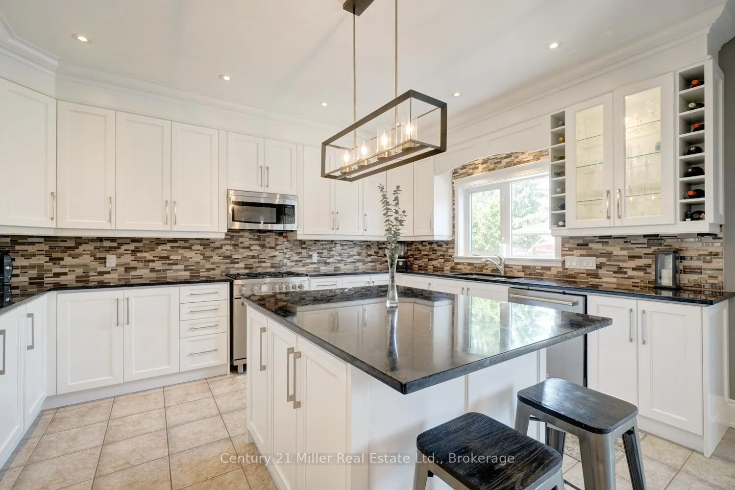 Photo 17 of 8 Watercliff Place, Hamilton, Winona Park — HOMEH