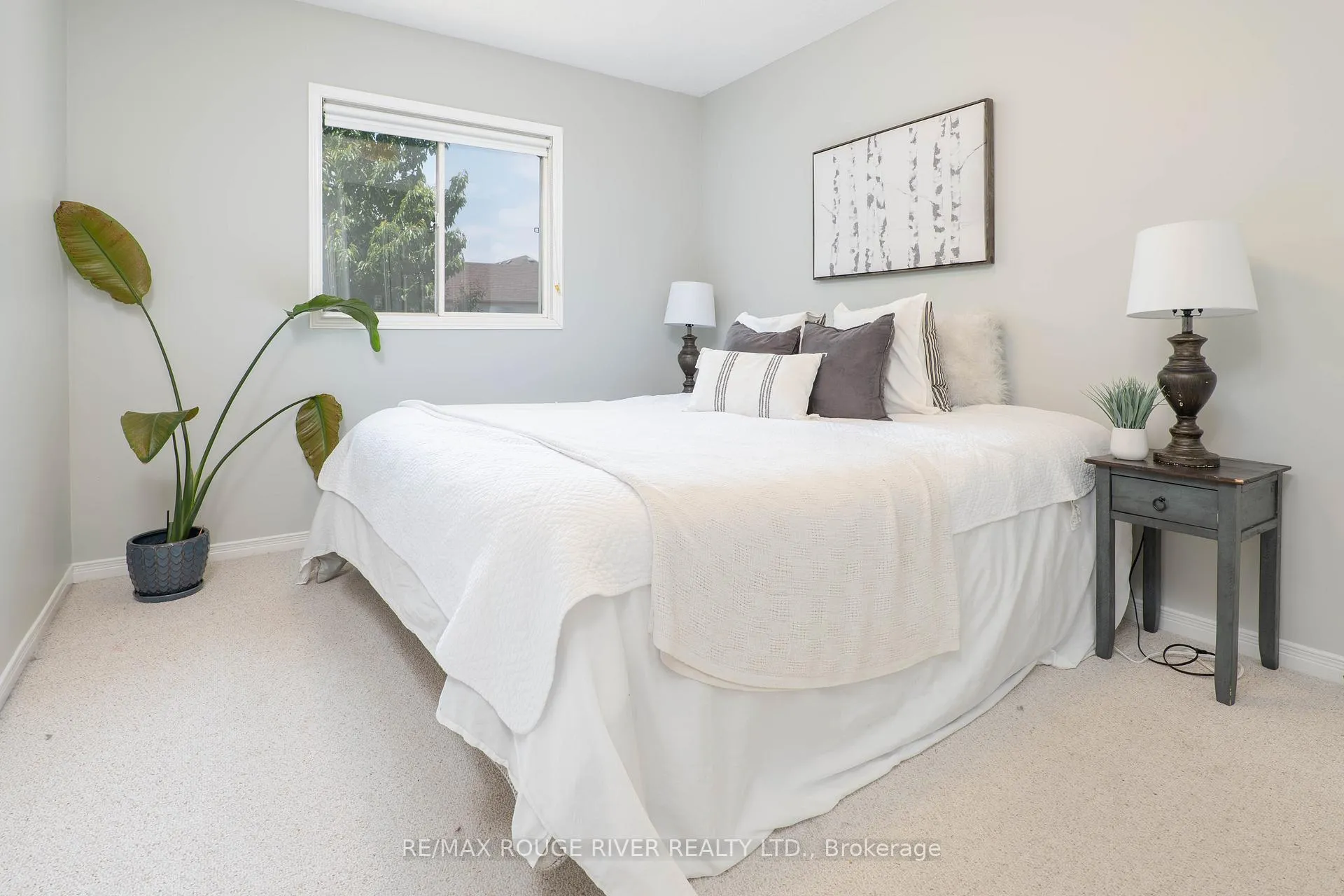 Photo 2 of 1762 White Cedar Drive, Pickering, Amberlea — HOMEH