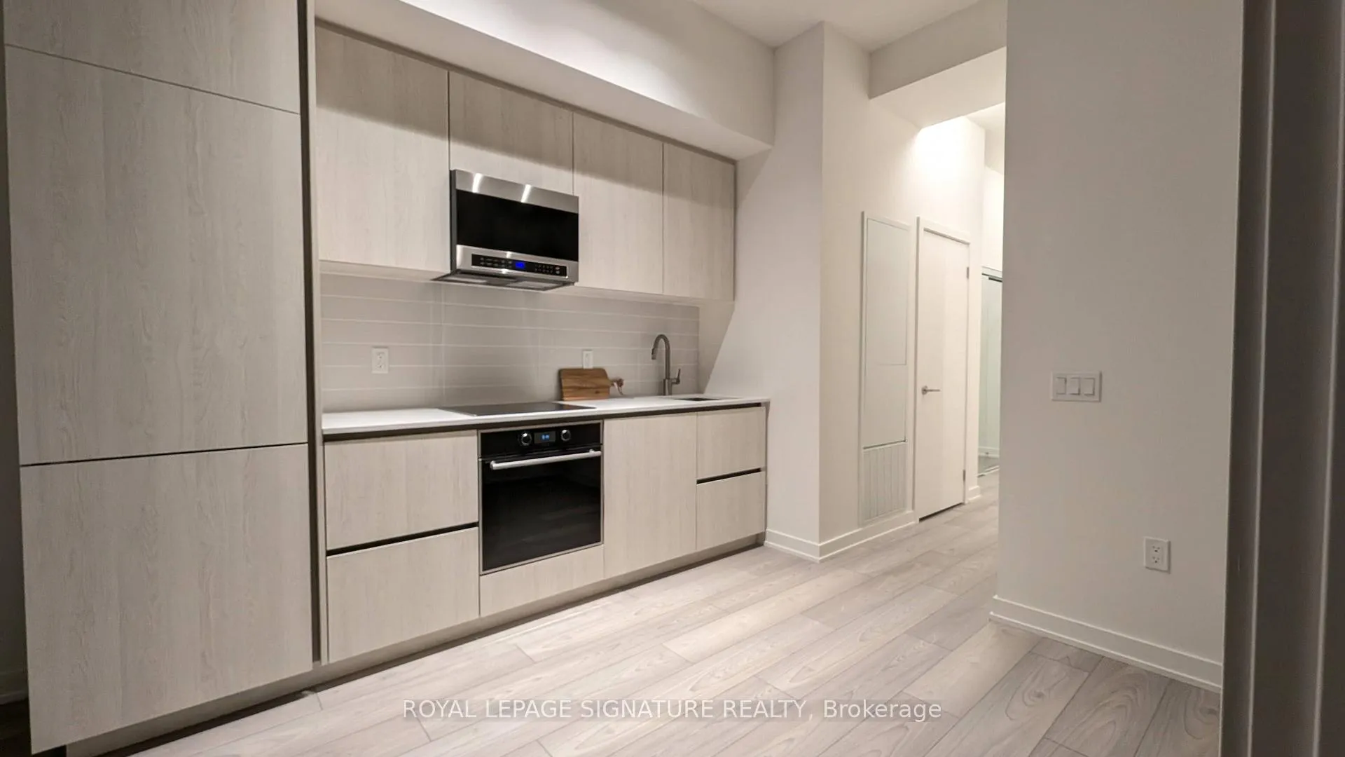 Photo 1 of Unit 808, 120 Broadway Avenue, Toronto, Mount Pleasant West — HOMEH