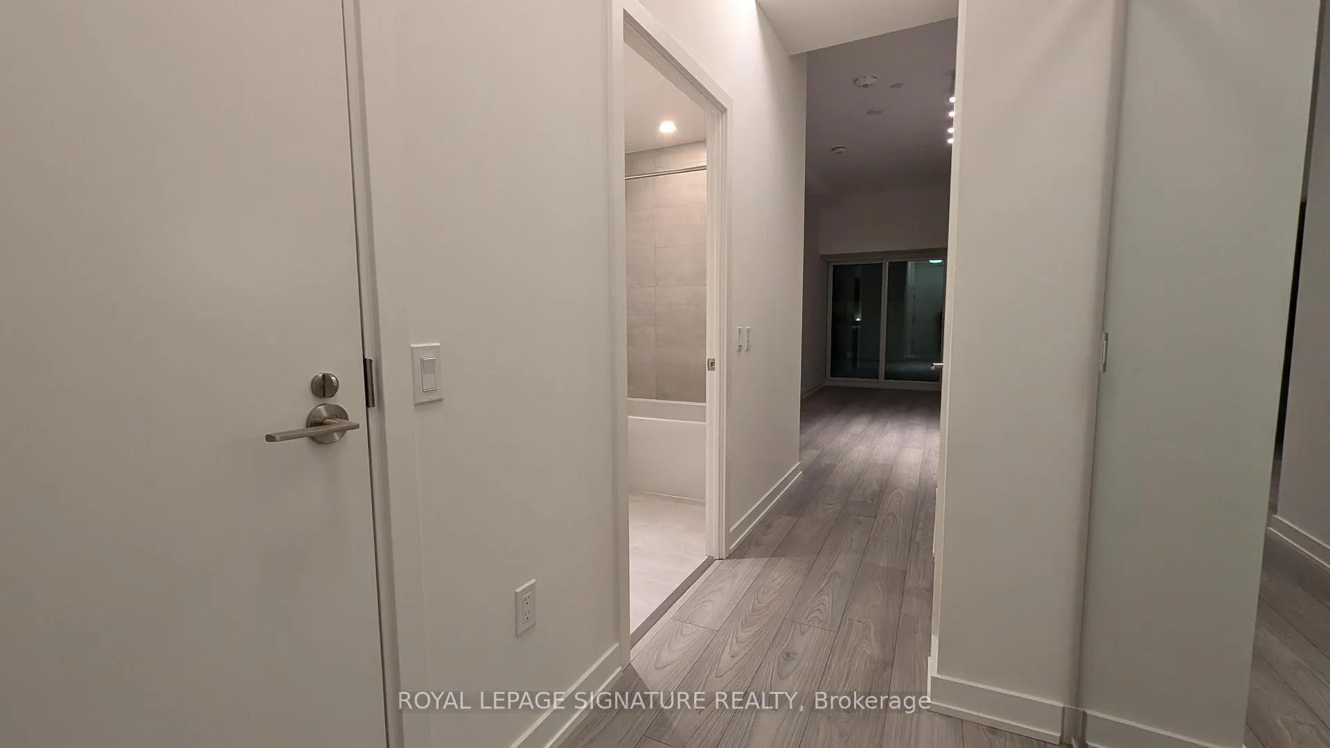 Photo 14 of Unit 808, 120 Broadway Avenue, Toronto, Mount Pleasant West — HOMEH