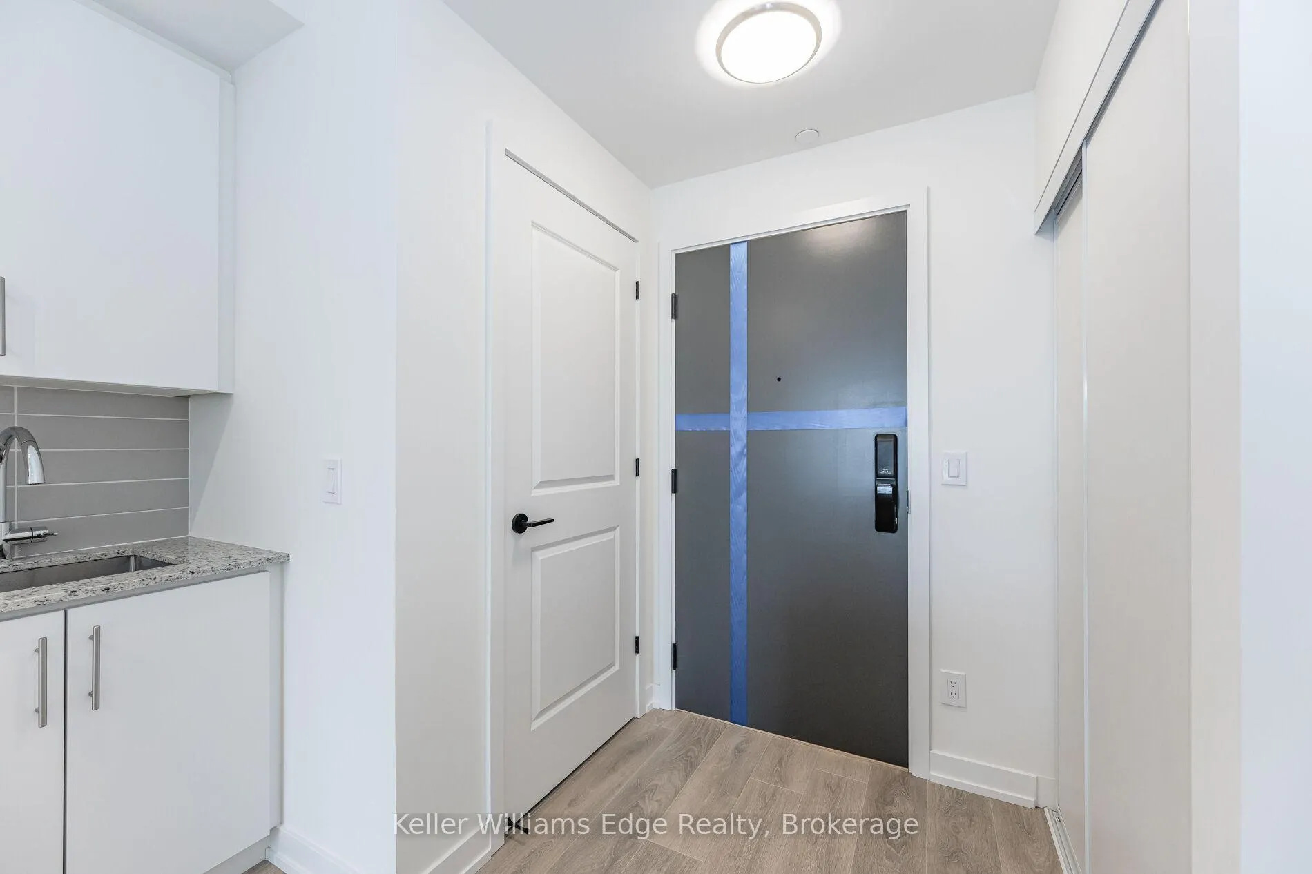 Photo 2 of Unit 401, 345 Wheat Boom Drive, Oakville, Joshua Meadows — HOMEH