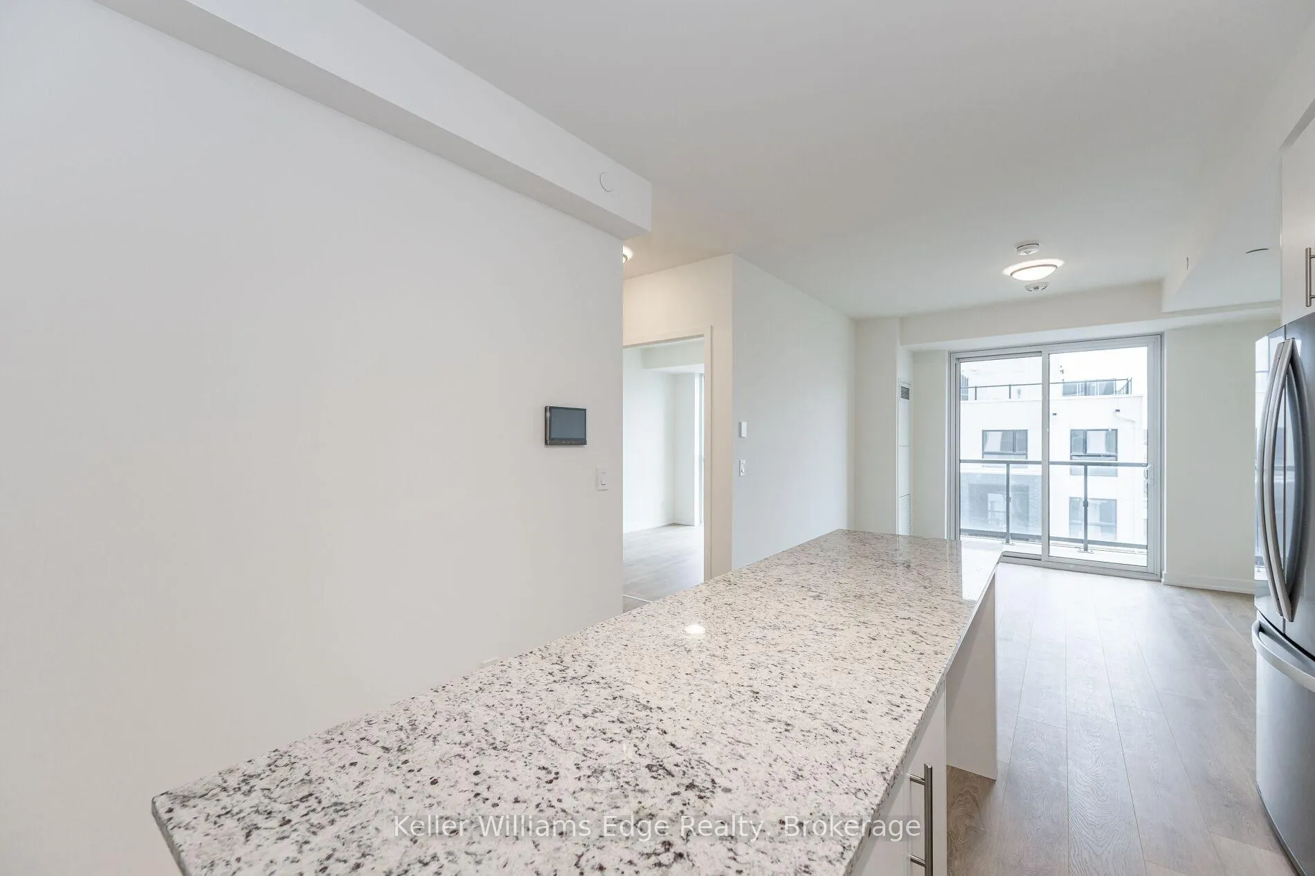 Photo 4 of Unit 401, 345 Wheat Boom Drive, Oakville, Joshua Meadows — HOMEH
