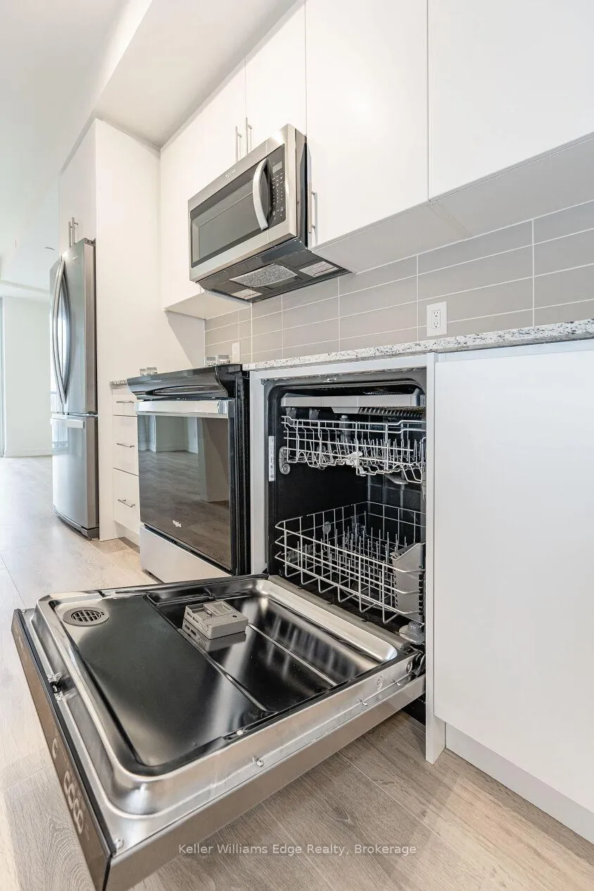 Photo 8 of Unit 401, 345 Wheat Boom Drive, Oakville, Joshua Meadows — HOMEH