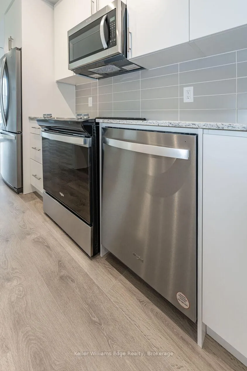 Photo 9 of Unit 401, 345 Wheat Boom Drive, Oakville, Joshua Meadows — HOMEH