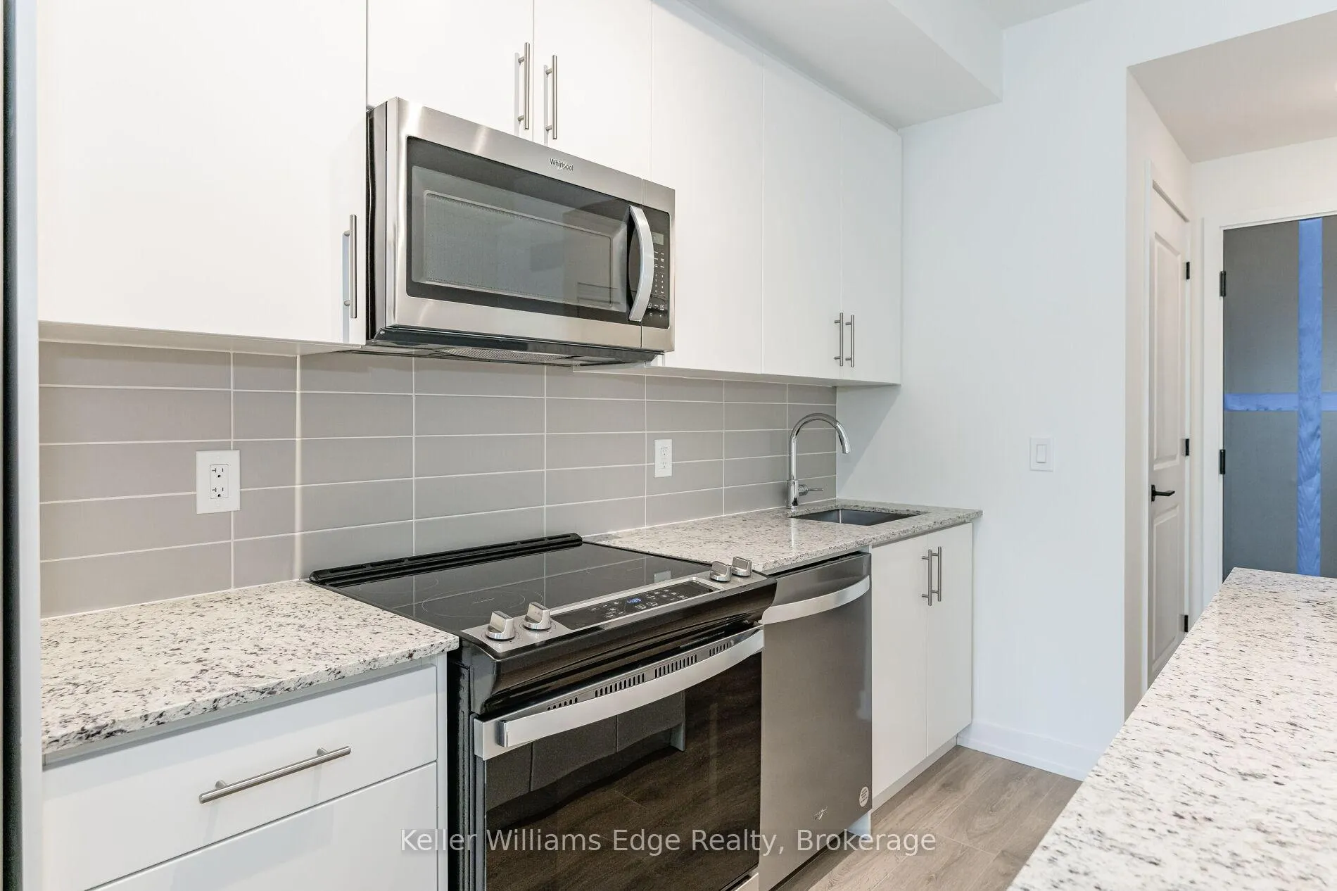 Photo 13 of Unit 401, 345 Wheat Boom Drive, Oakville, Joshua Meadows — HOMEH