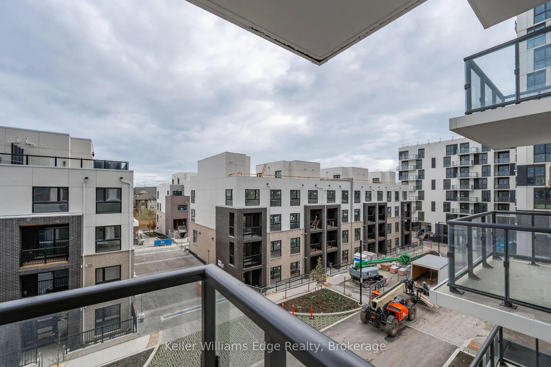 Photo 26 of Unit 401, 345 Wheat Boom Drive, Oakville, Joshua Meadows — HOMEH