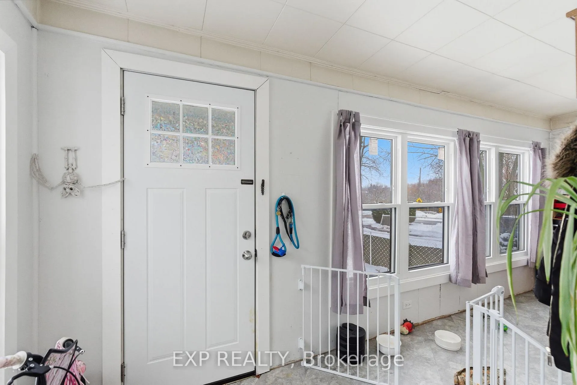 Photo 4 of 116 Thomas Street, Oshawa, Lakeview — HOMEH