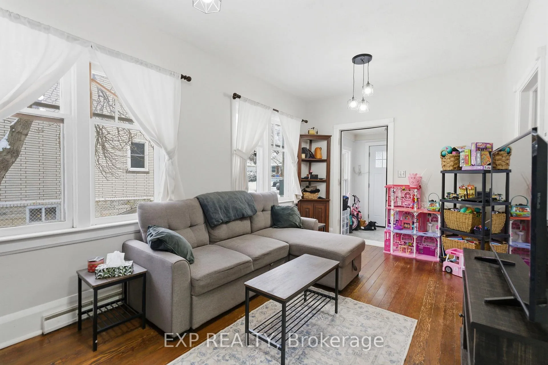 Photo 6 of 116 Thomas Street, Oshawa, Lakeview — HOMEH