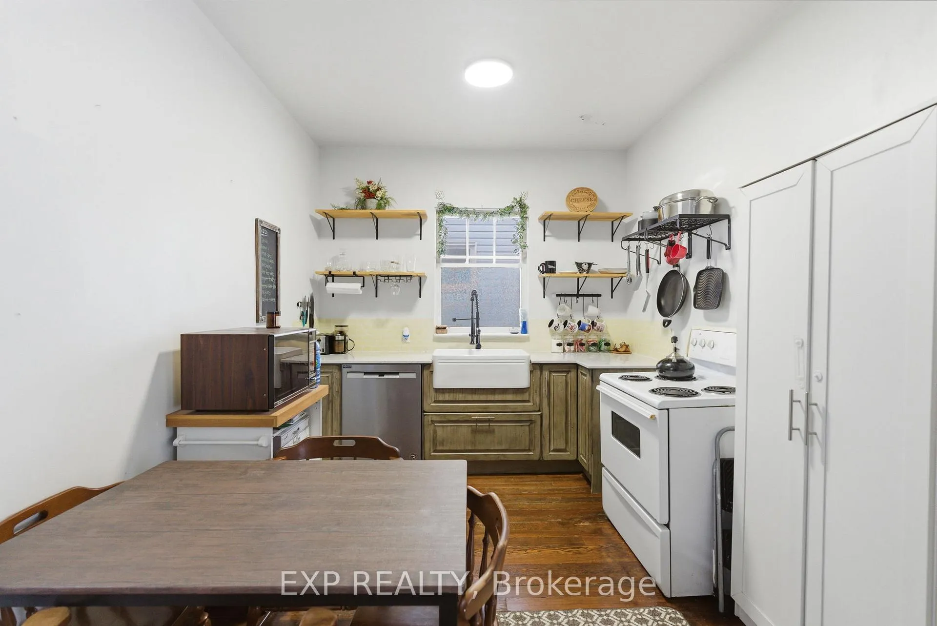 Photo 9 of 116 Thomas Street, Oshawa, Lakeview — HOMEH