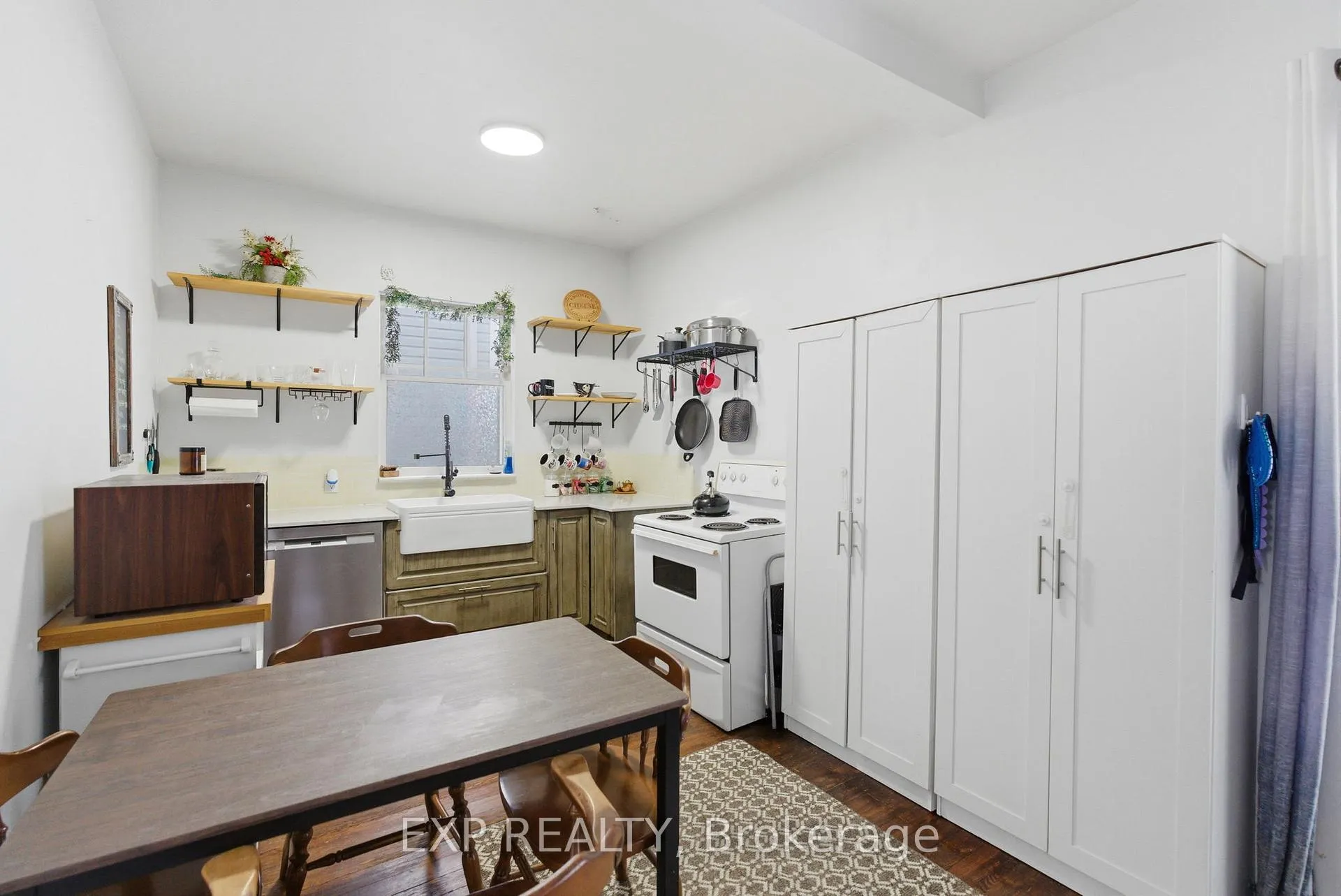 Photo 10 of 116 Thomas Street, Oshawa, Lakeview — HOMEH