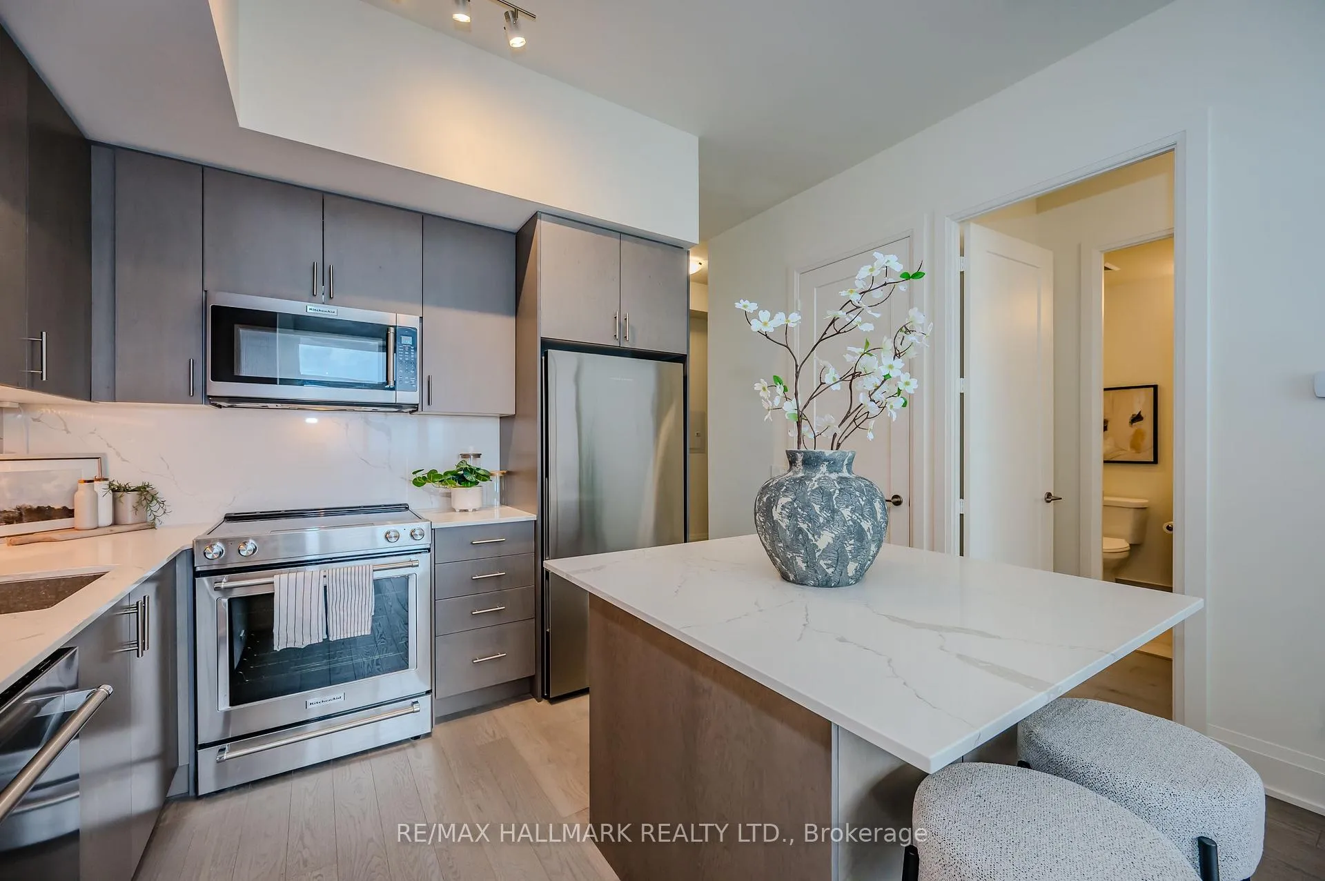 Photo 5 of Unit PH114, 9000 Jane Street, Vaughan, Vellore Village — HOMEH