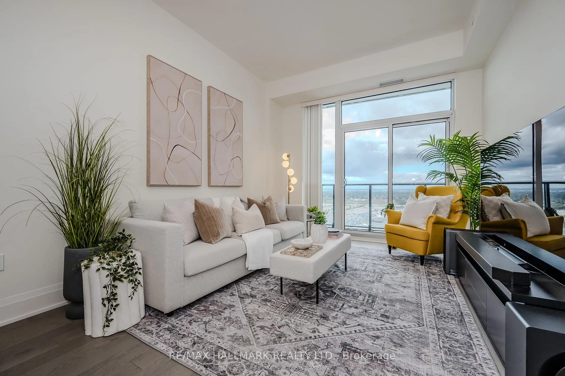 Photo 6 of Unit PH114, 9000 Jane Street, Vaughan, Vellore Village — HOMEH
