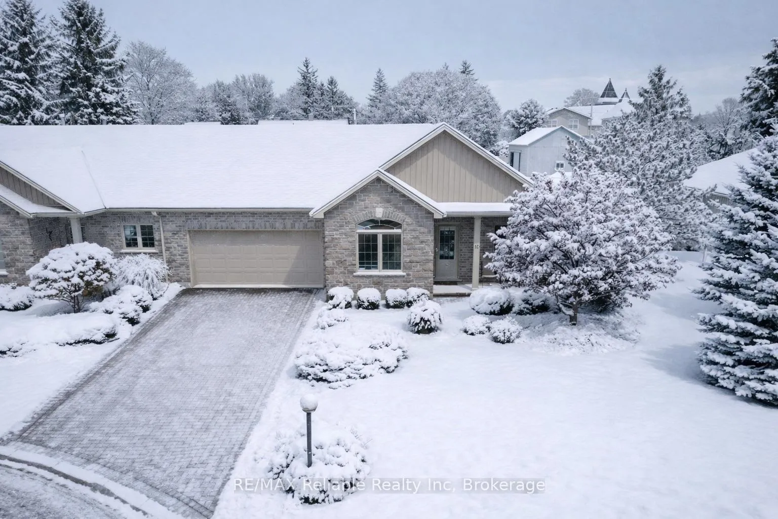 Photo 2 of 4-10 Conrad Drive, Bluewater, Zurich — HOMEH
