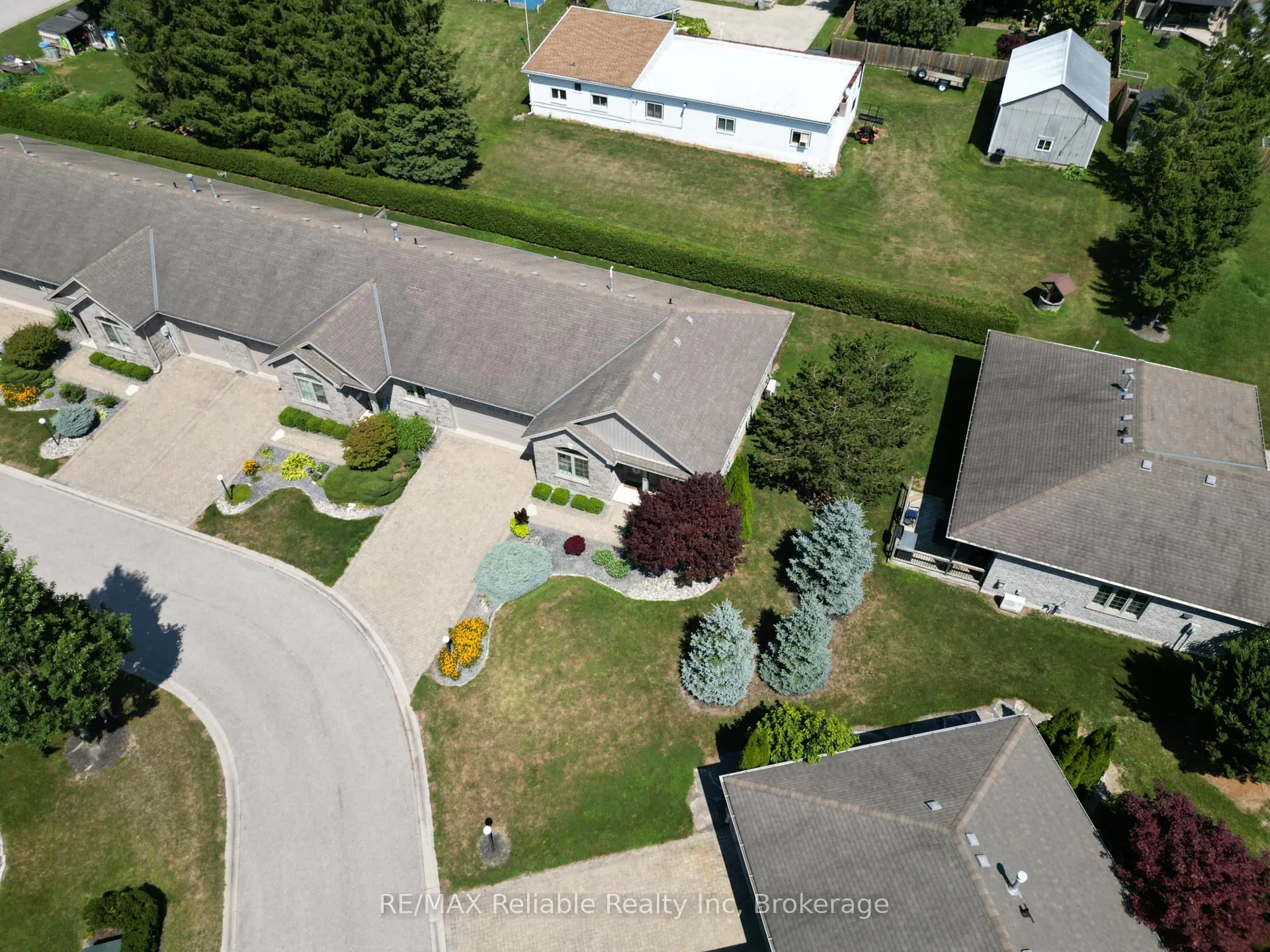 Photo 3 of 4-10 Conrad Drive, Bluewater, Zurich — HOMEH