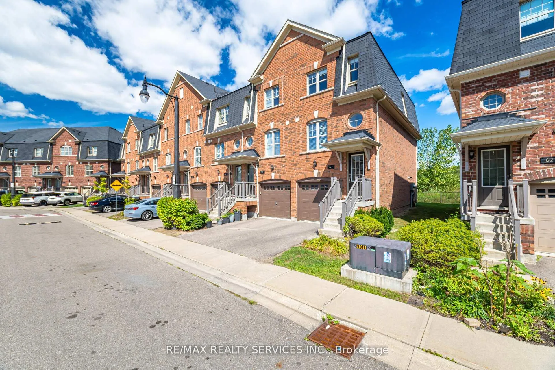 Photo 3 of 60 Soldier Street, Brampton, Northwest Brampton — HOMEH