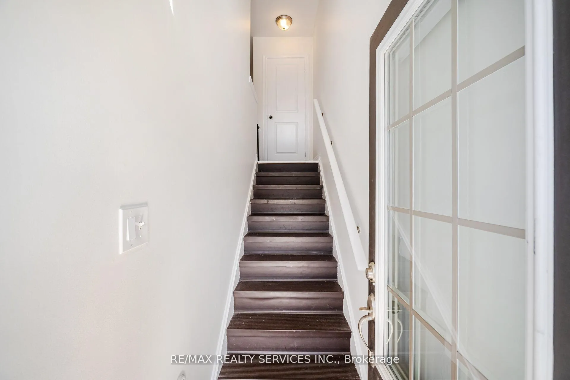 Photo 5 of 60 Soldier Street, Brampton, Northwest Brampton — HOMEH
