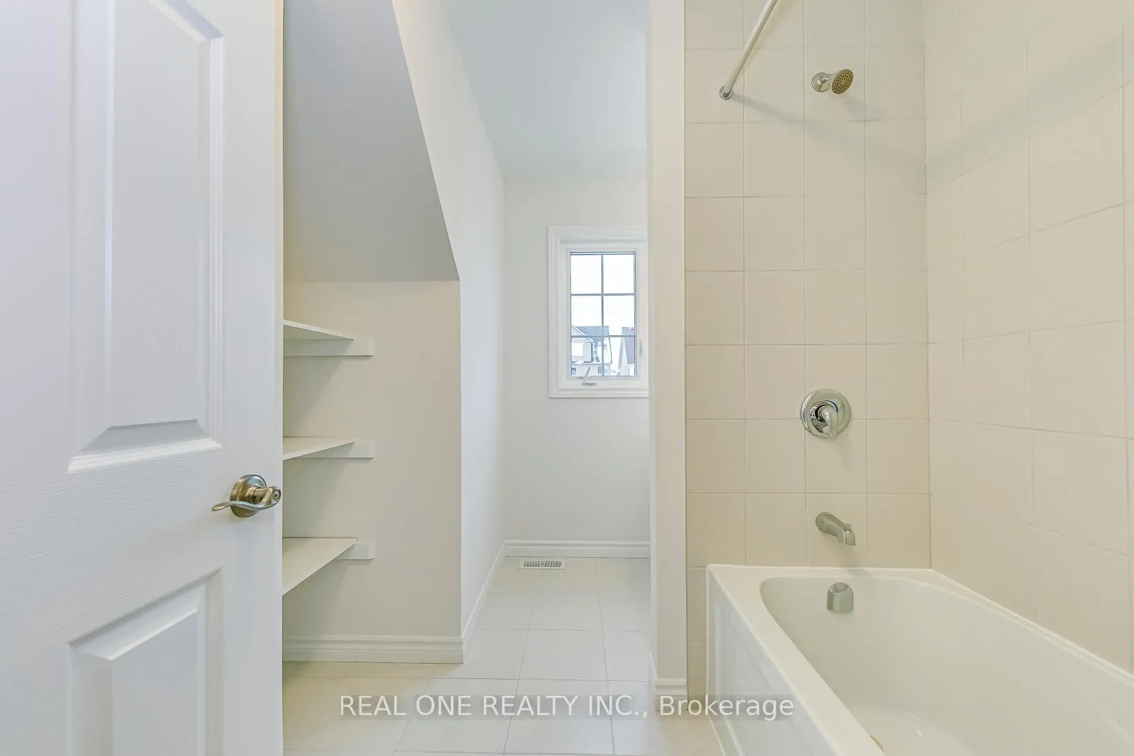 Photo 18 of Unit 27B, 85 Mullin Drive, Guelph, Victoria North — HOMEH