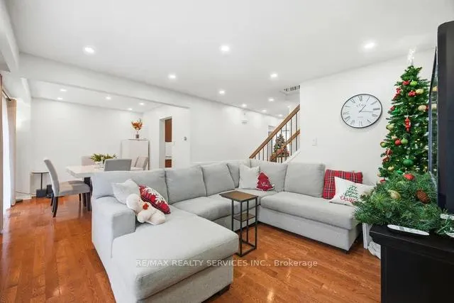 Photo 10 of 8 Nottawasaga Crescent, Brampton, Heart Lake West — HOMEH