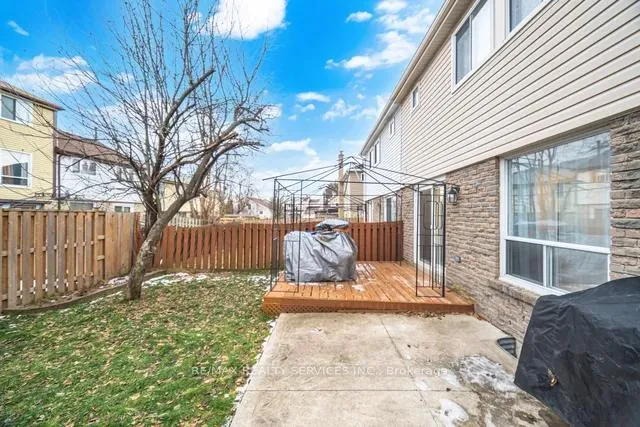 Photo 38 of 8 Nottawasaga Crescent, Brampton, Heart Lake West — HOMEH