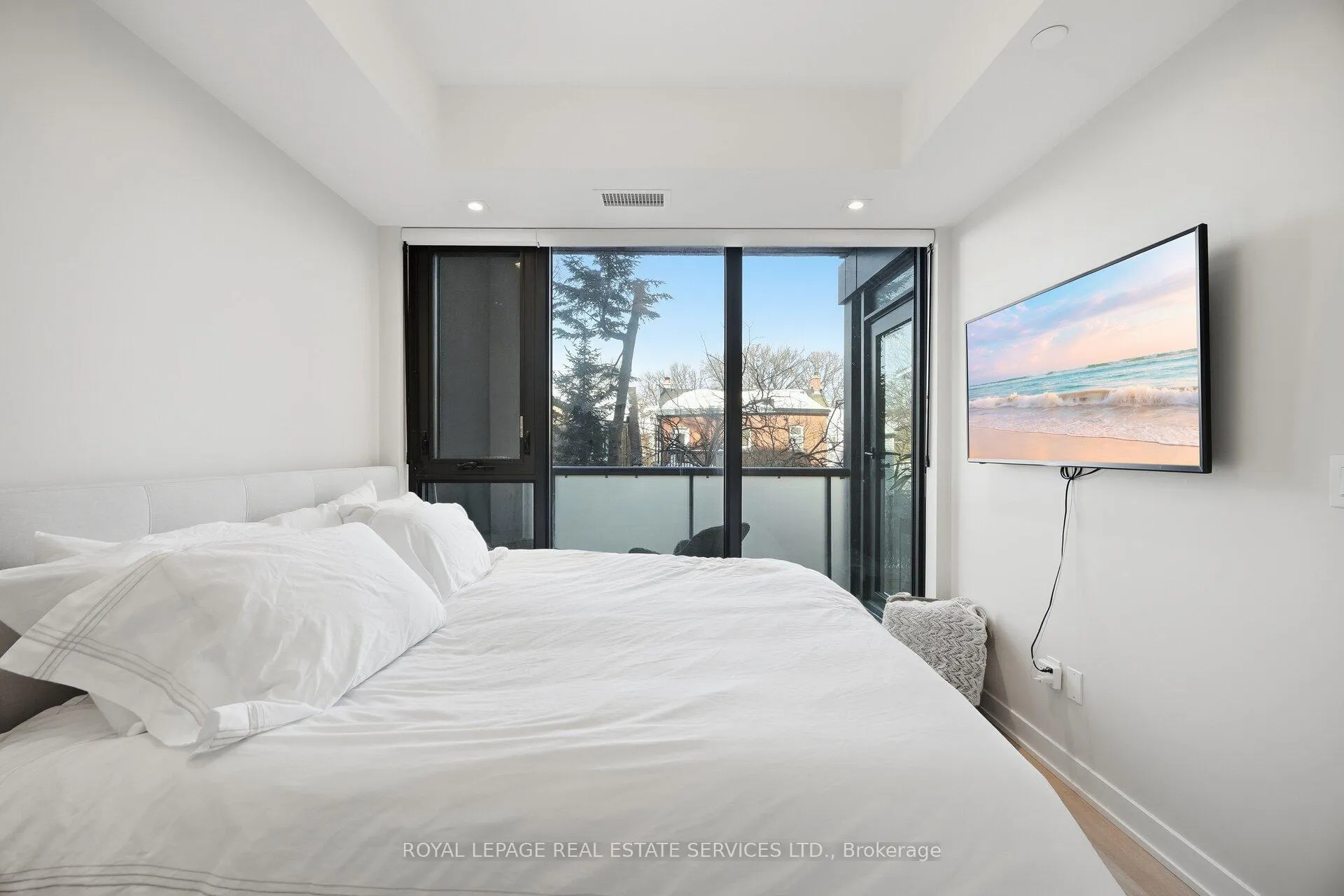Photo 19 of Unit 406, 840 St Clair Avenue W, Toronto, Oakwood Village — HOMEH