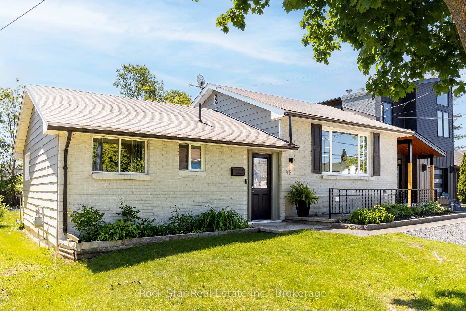 Photo 2 of 48 South John Street, Belleville, Belleville Ward — HOMEH