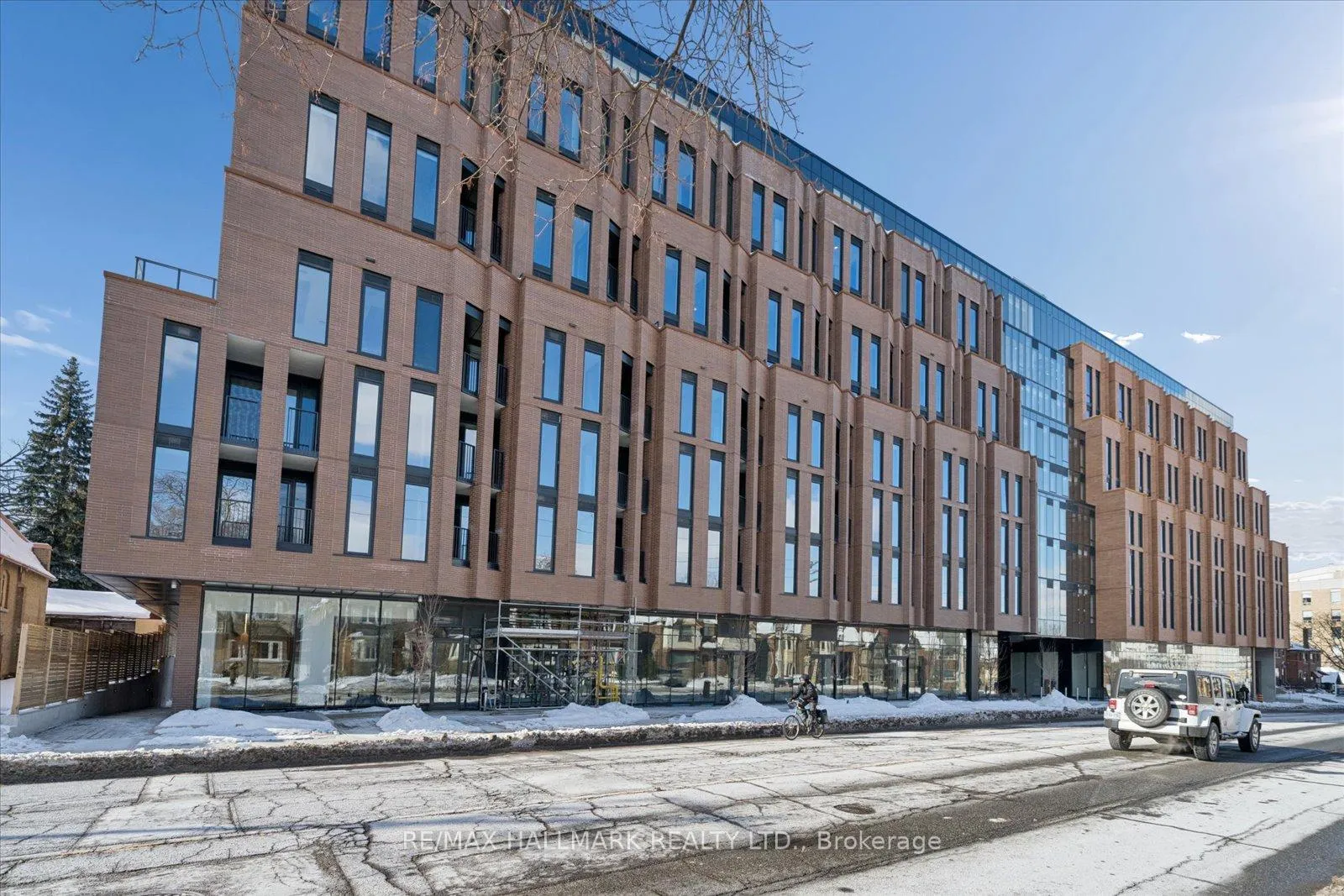 Front of Unit 229, 1720 Bayview Avenue