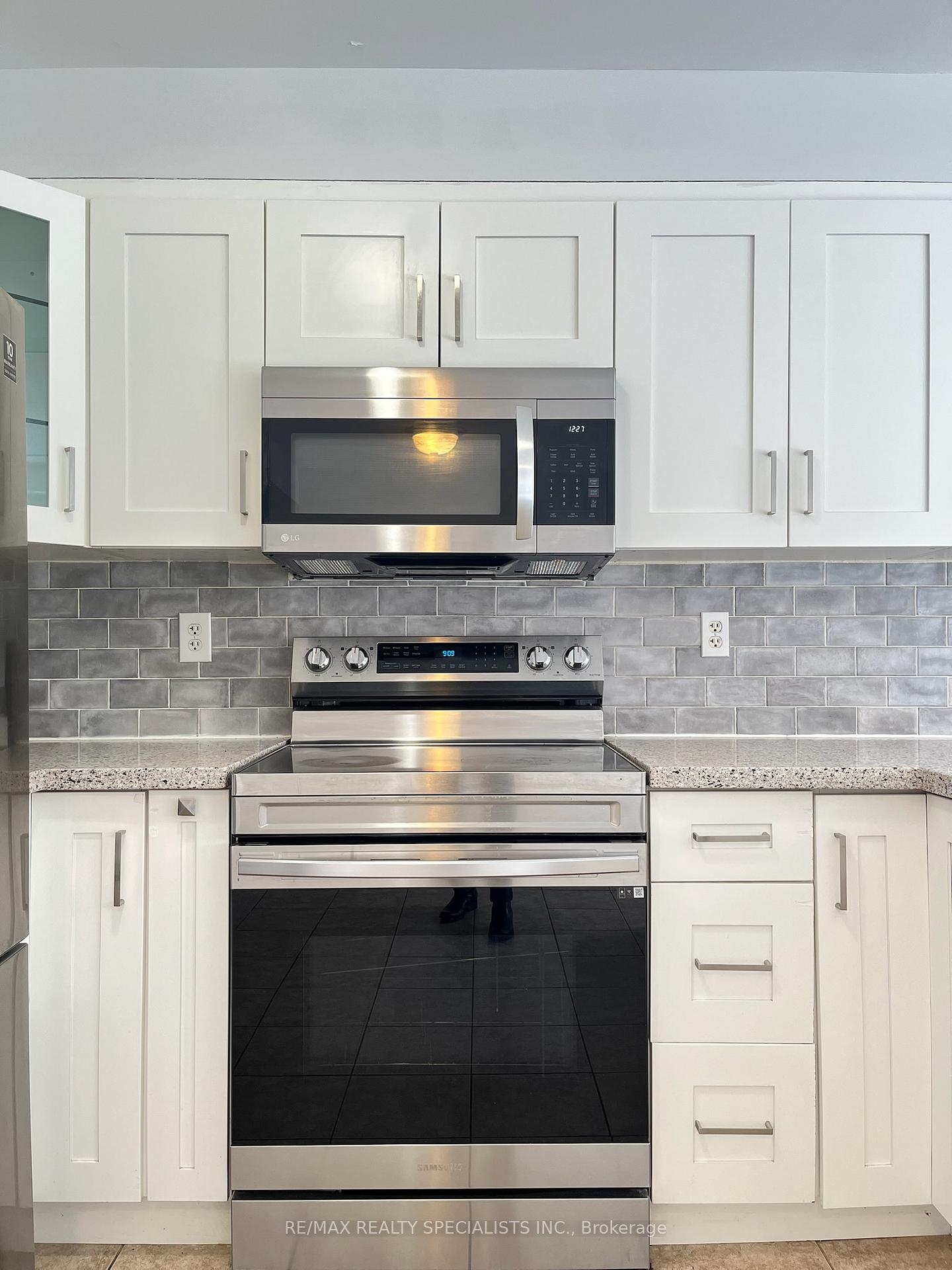 Photo 11 of 2395 Curtis Road, Burlington, Orchard — HOMEH