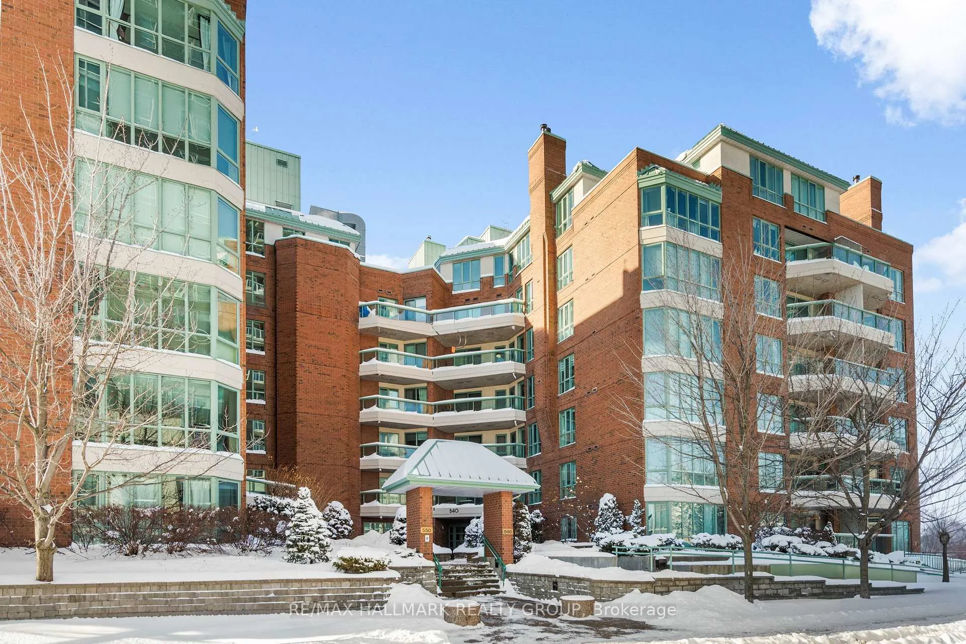 Photo 2 of Unit 211, 540 Cambridge Street S, Ottawa, West Centre Town — HOMEH