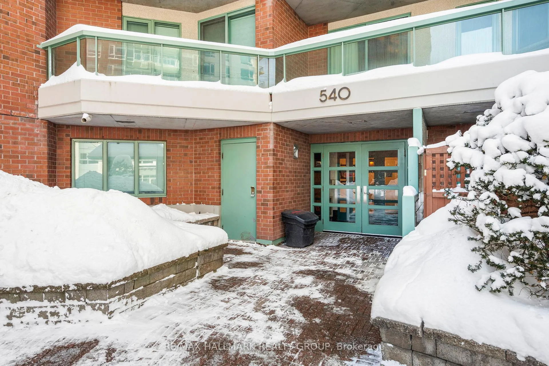 Photo 4 of Unit 211, 540 Cambridge Street S, Ottawa, West Centre Town — HOMEH