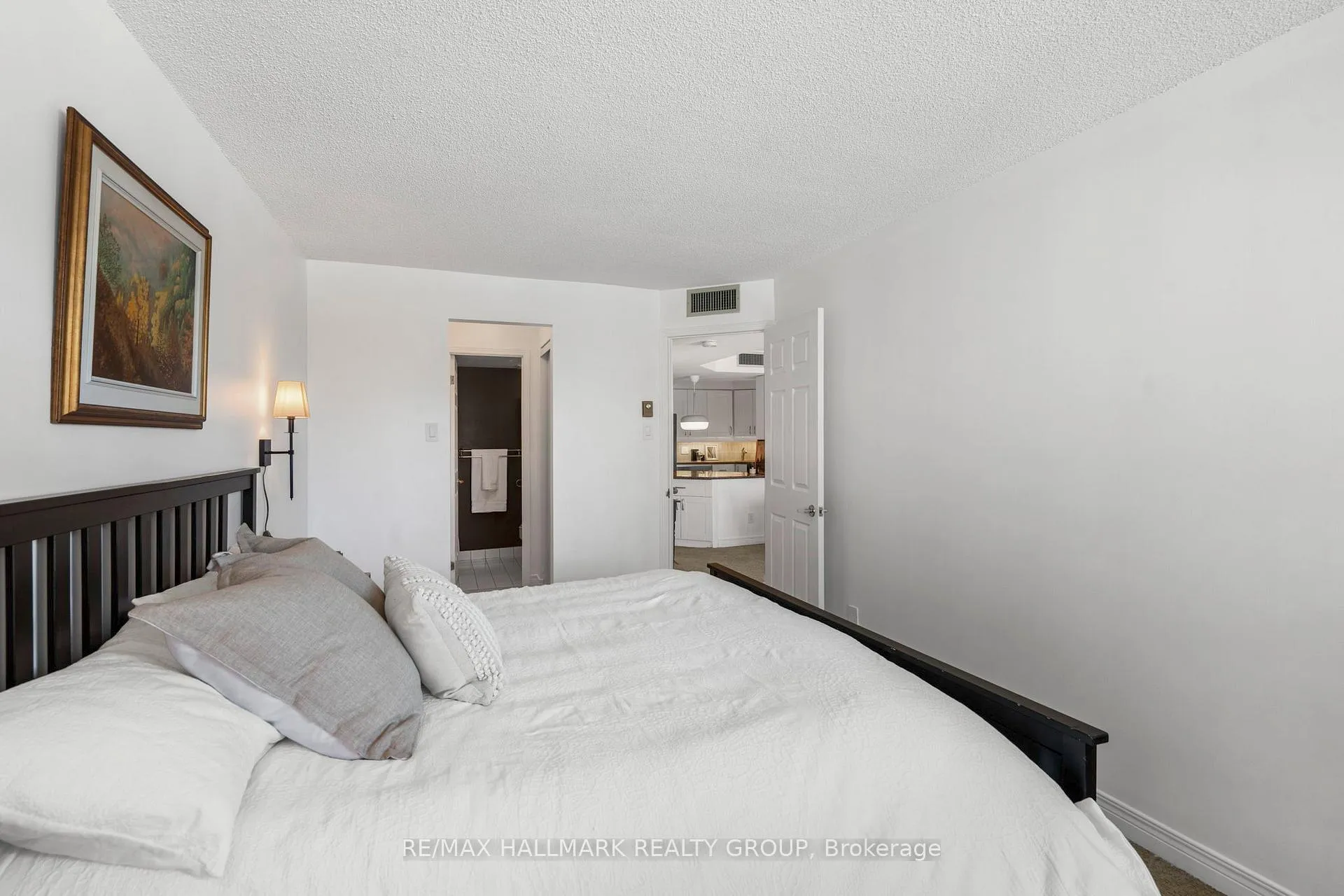 Photo 20 of Unit 211, 540 Cambridge Street S, Ottawa, West Centre Town — HOMEH