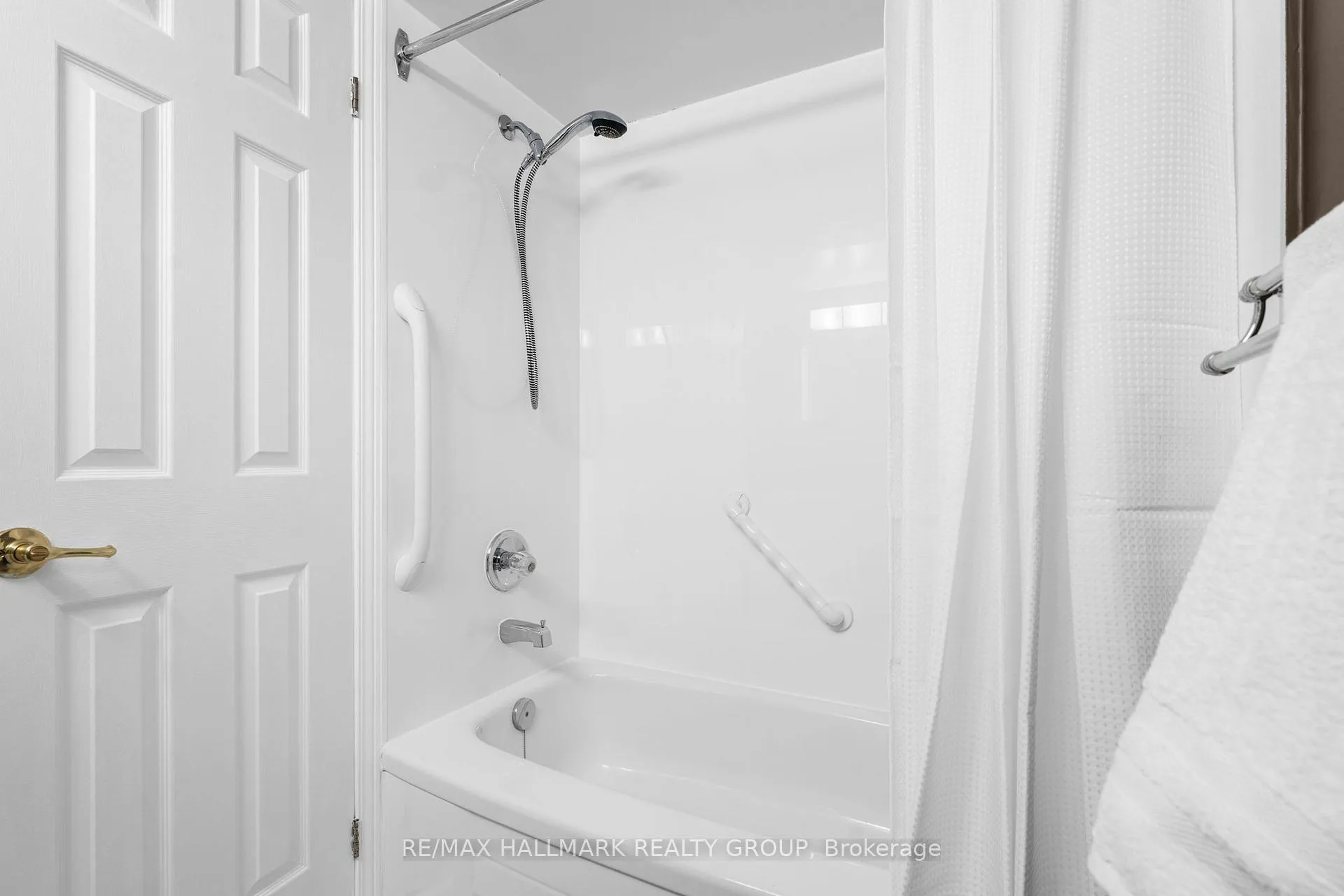 Photo 23 of Unit 211, 540 Cambridge Street S, Ottawa, West Centre Town — HOMEH