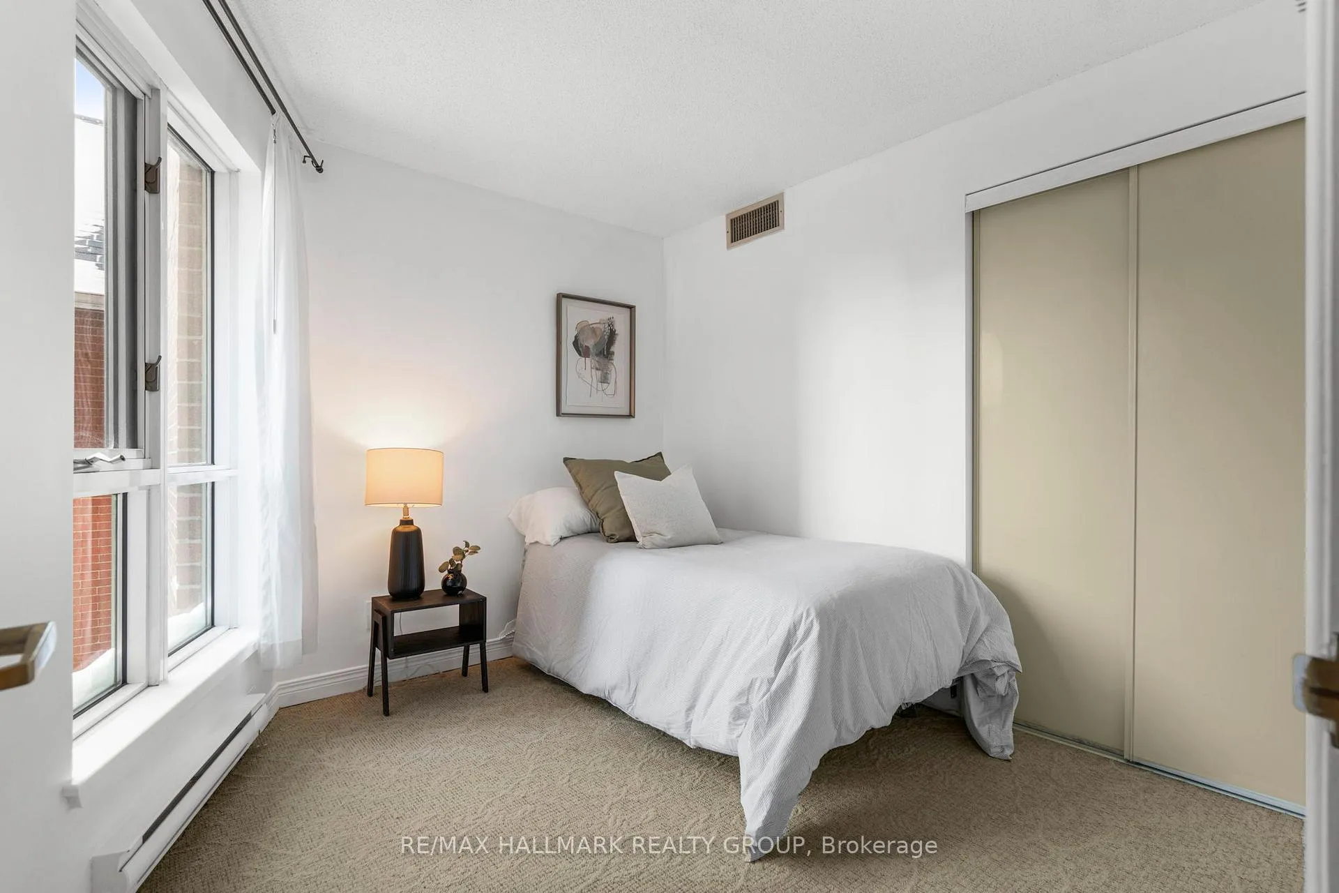 Photo 25 of Unit 211, 540 Cambridge Street S, Ottawa, West Centre Town — HOMEH