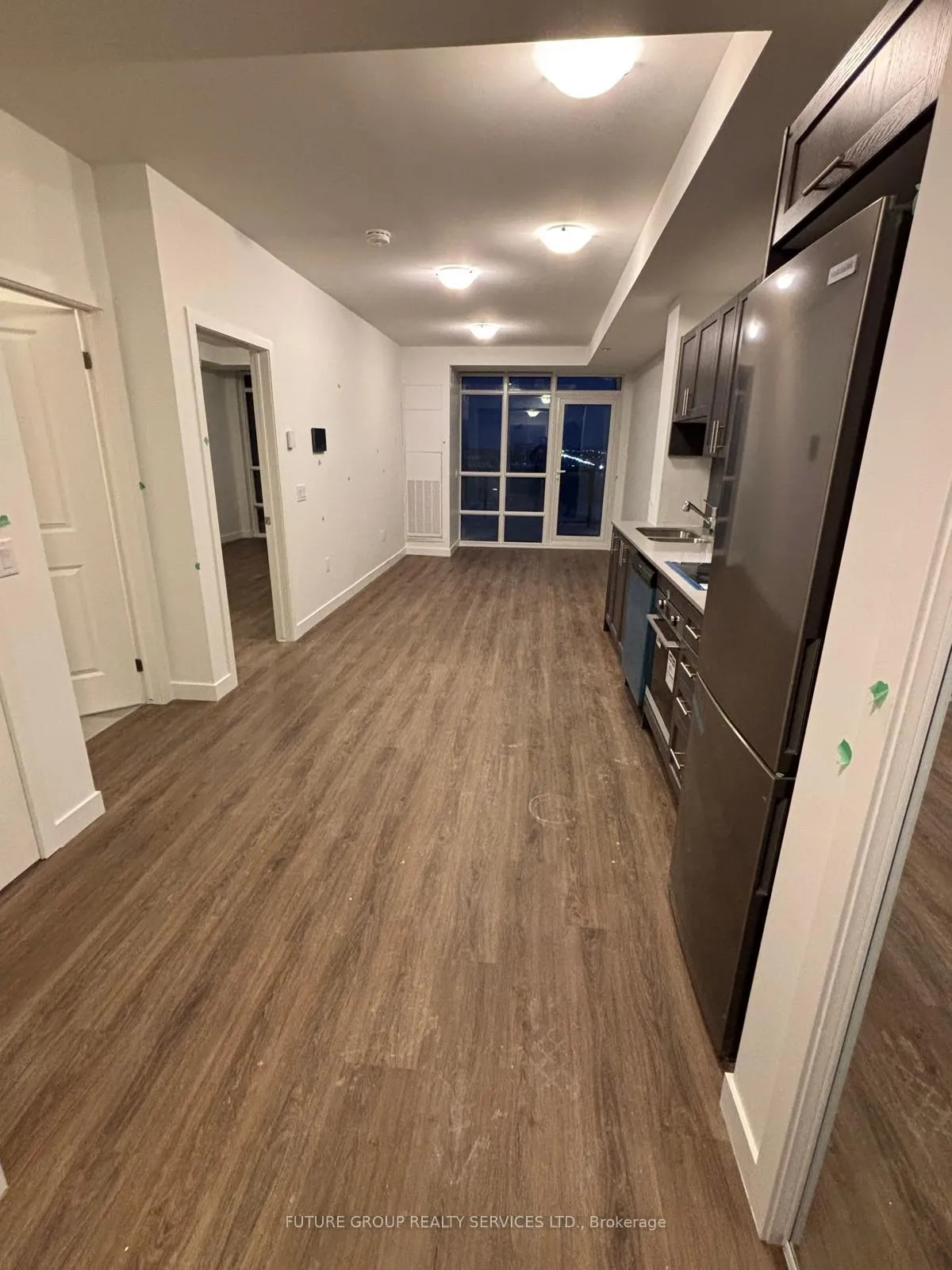 Photo 4 of Unit 913, 461 Green Road, Hamilton, Lakeshore — HOMEH