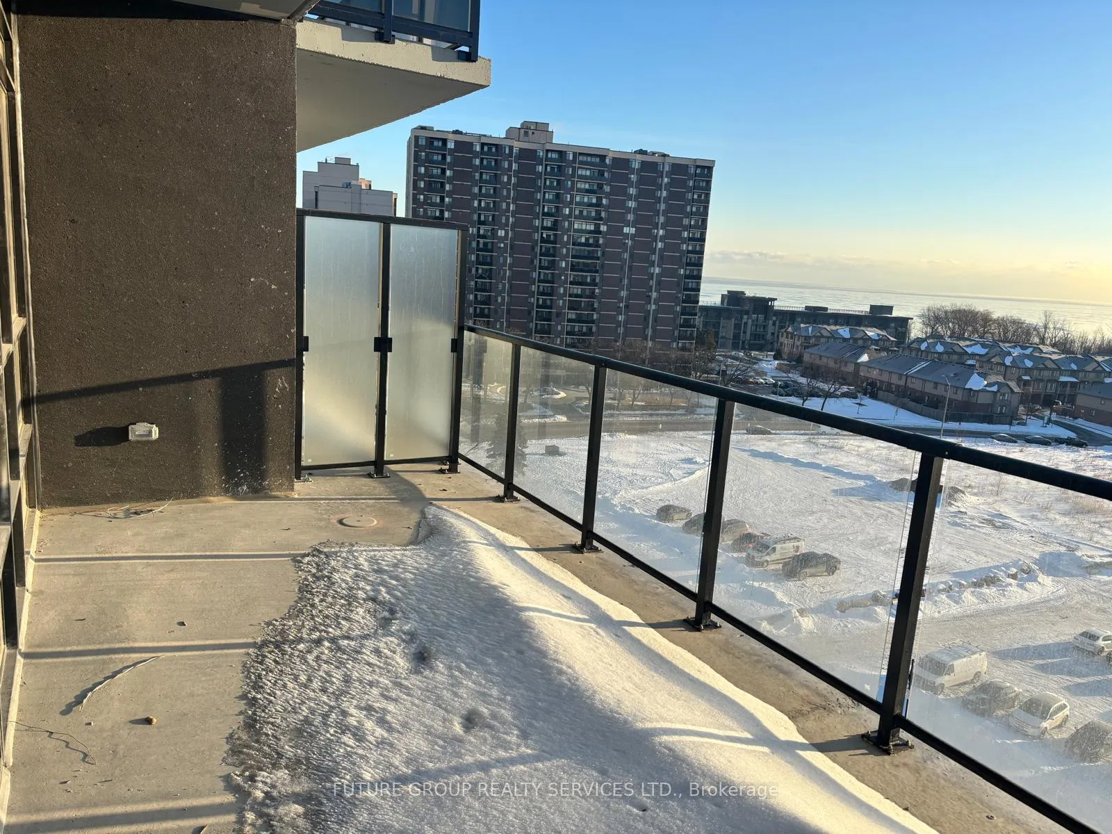 Photo 6 of Unit 913, 461 Green Road, Hamilton, Lakeshore — HOMEH