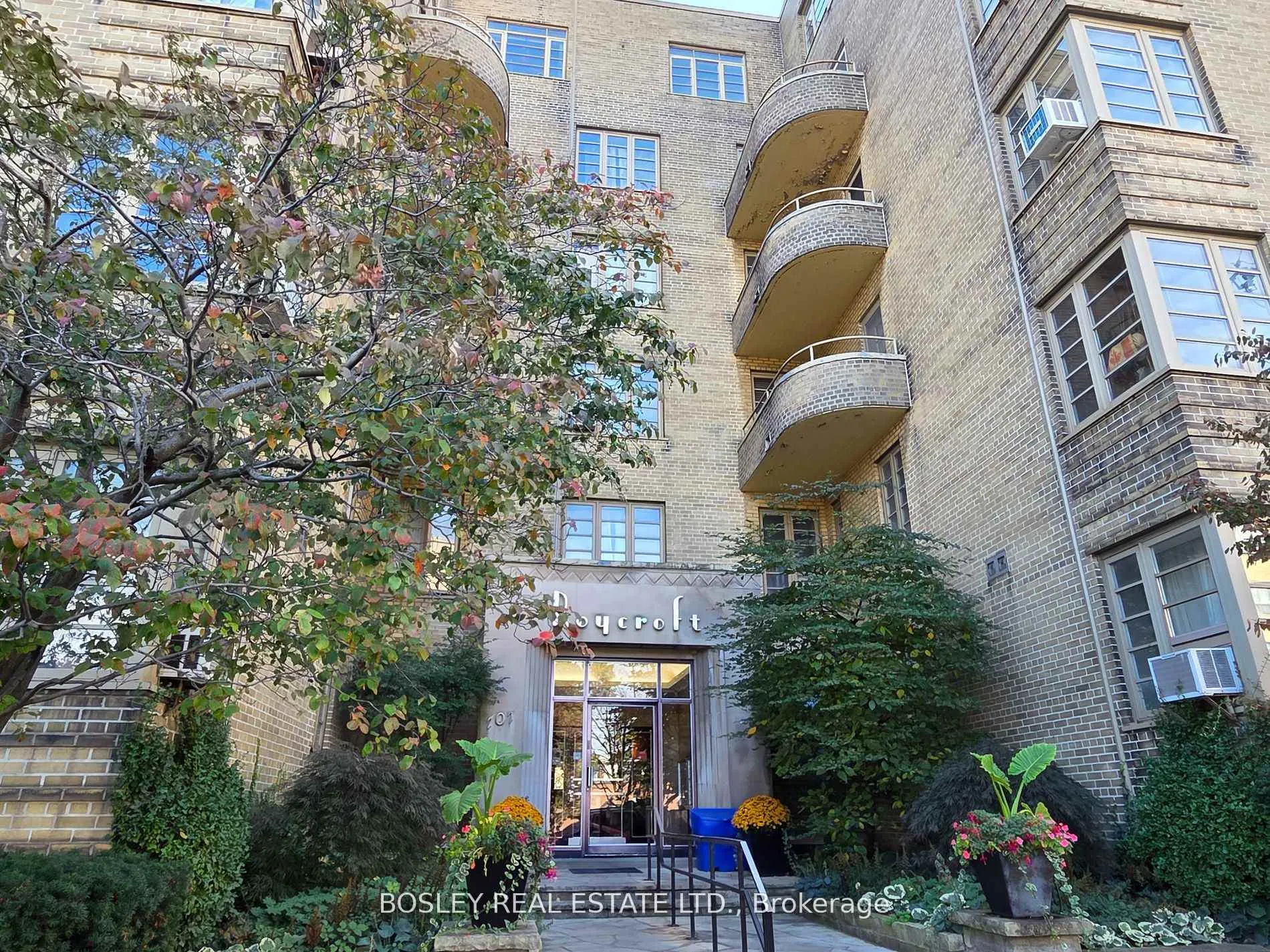 Front of Unit 604, 707 Eglinton Avenue W