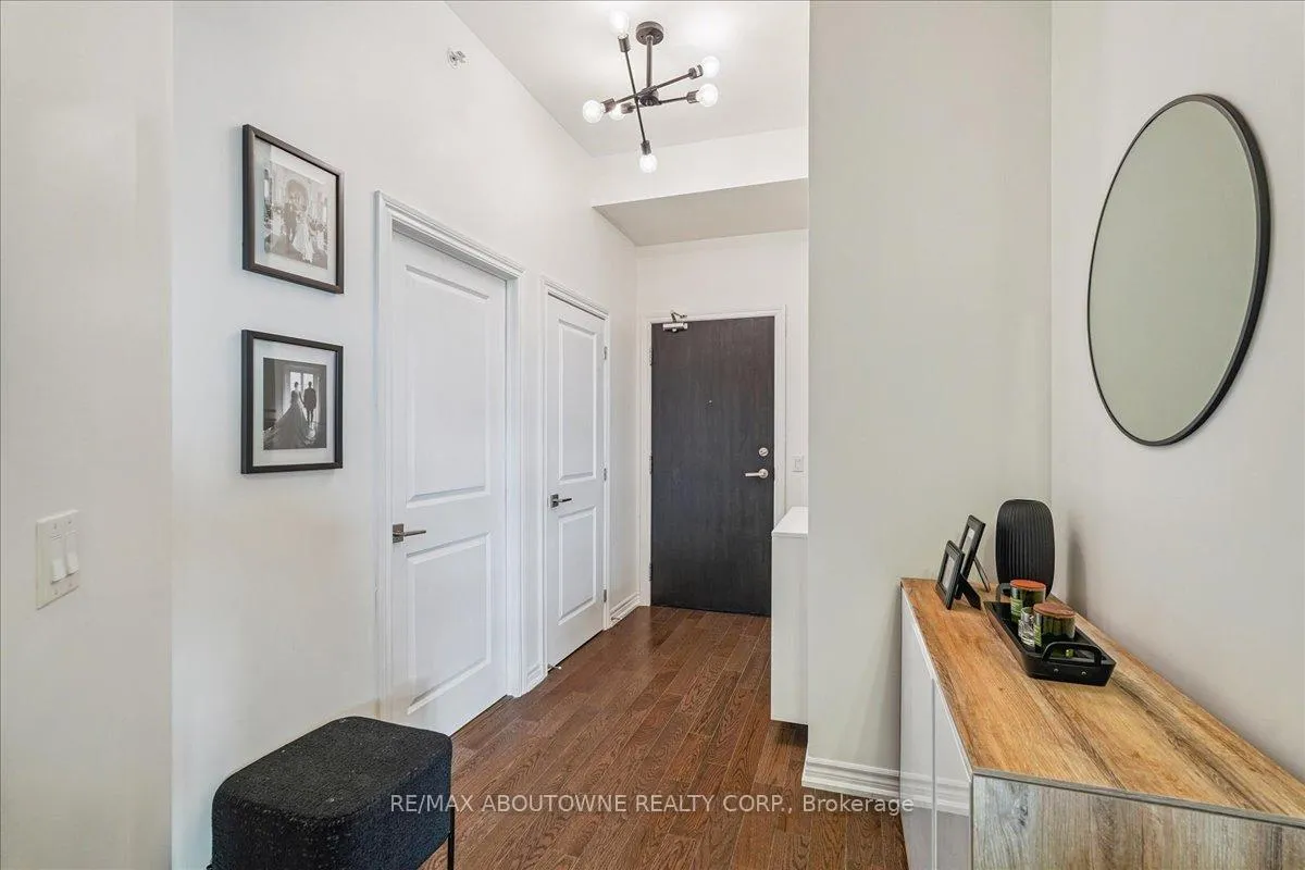 Photo 3 of Unit 701, 23 Glebe Road W, Toronto, Yonge-Eglinton — HOMEH